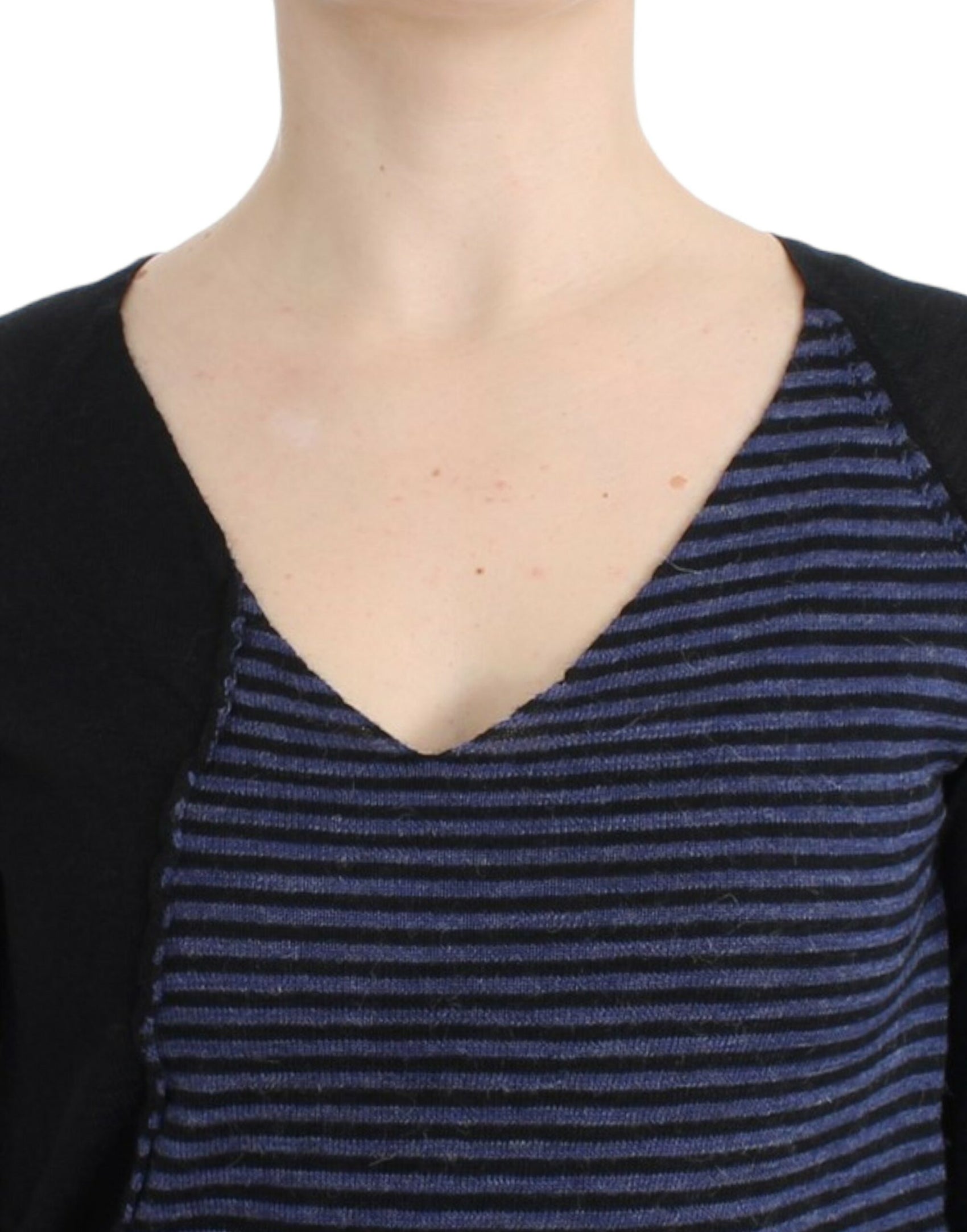 Schicker gestreifter Pullover aus Wollmischung mit V-Ausschnitt