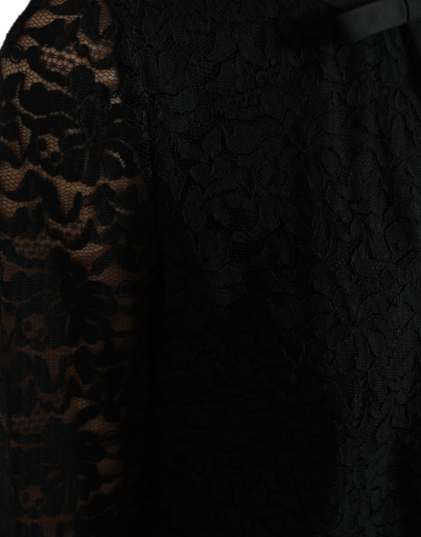 Elegante top a maniche lunghe in pizzo floreale