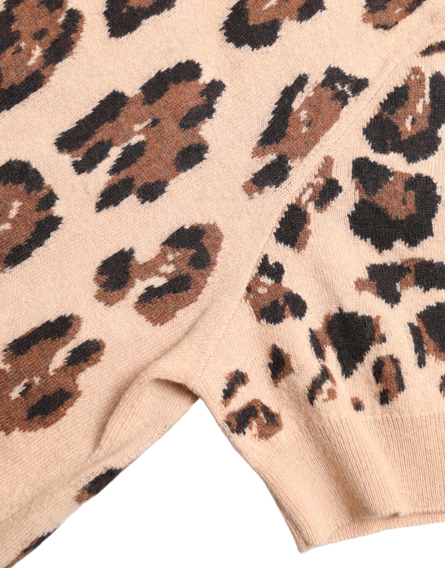 Elegante dolcevita in lana con motivo leopardato beige
