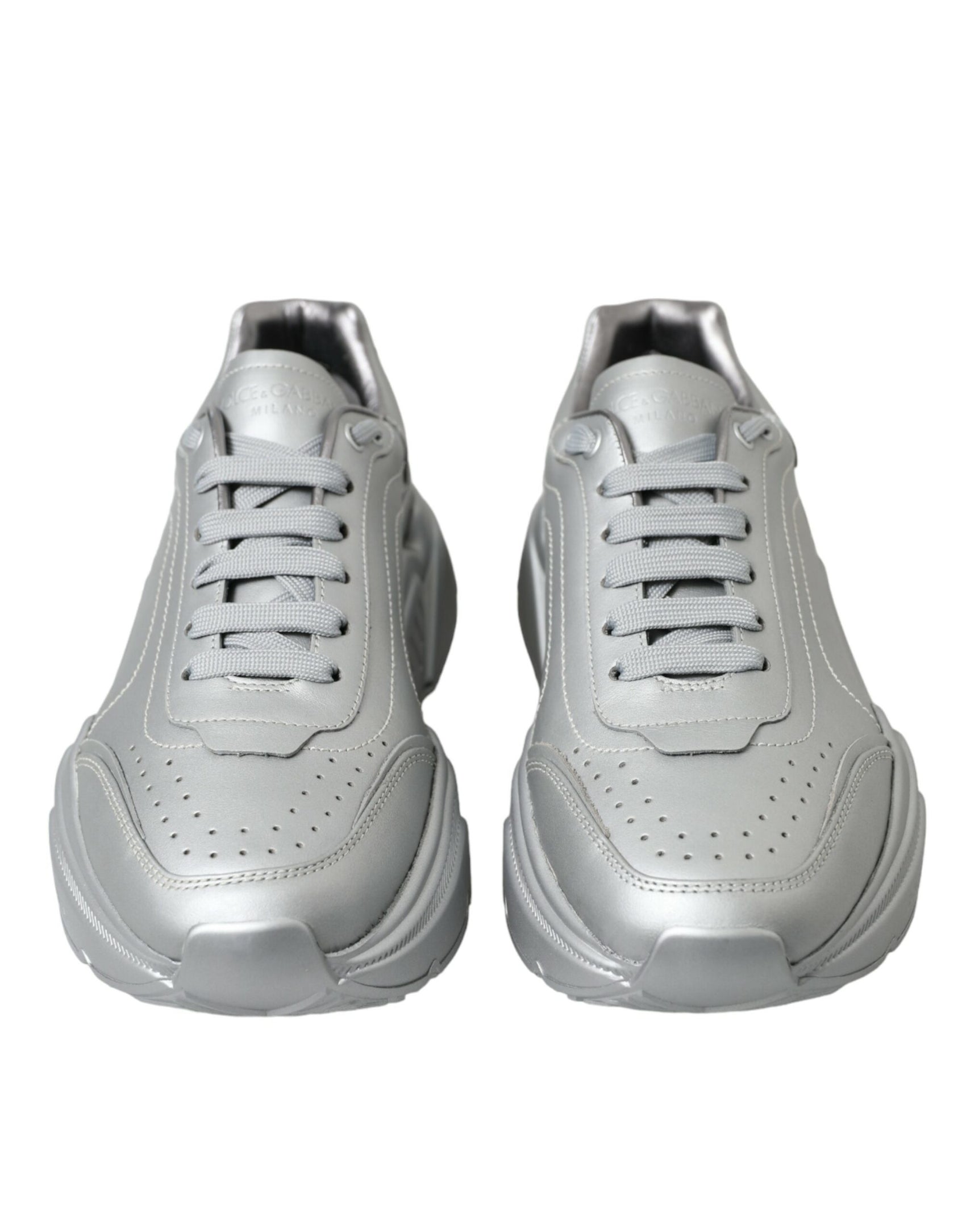 Eleganti sneakers in pelle di vitello argentata