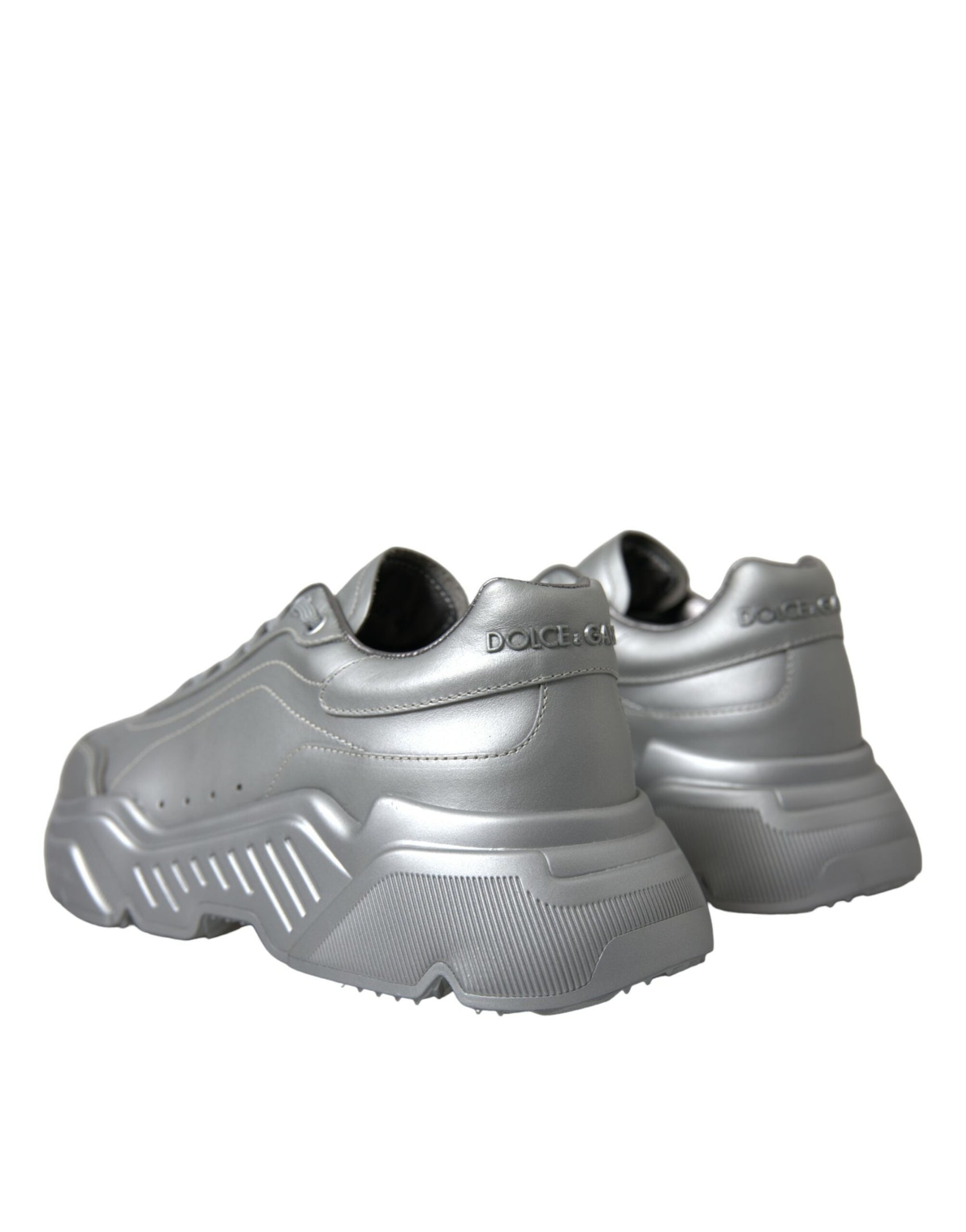 Eleganti sneakers in pelle di vitello argentata