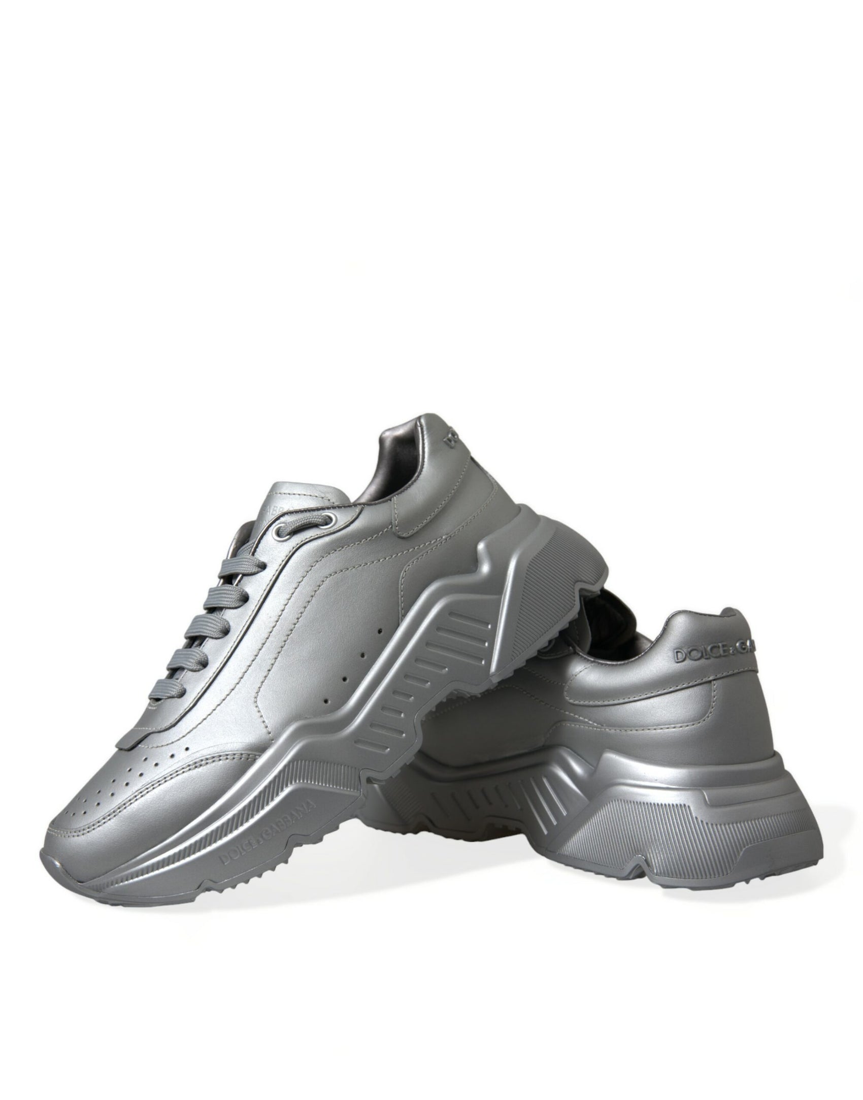 Eleganti sneakers in pelle di vitello argentata