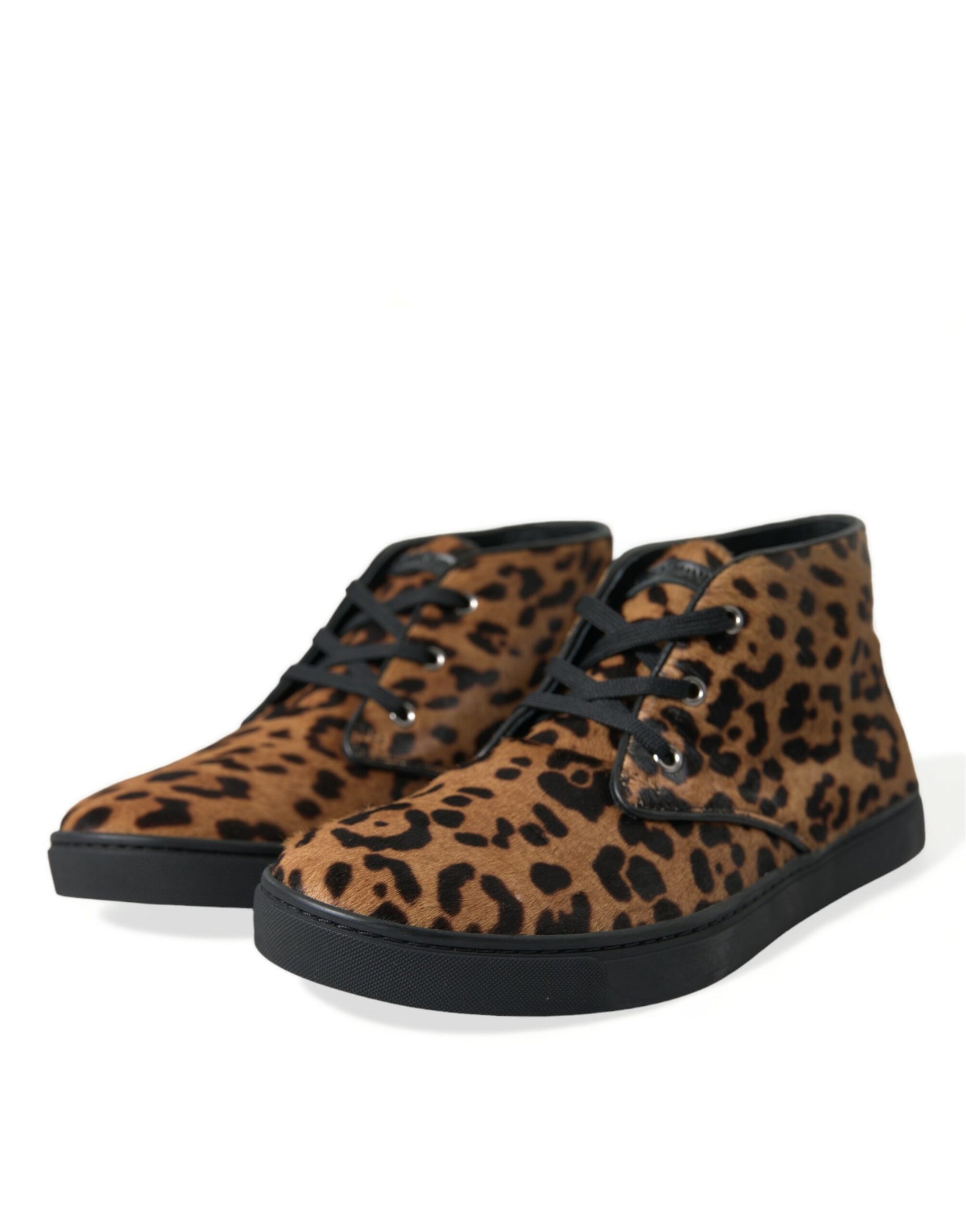 Eleganti sneakers con stampa leopardata a metà altezza