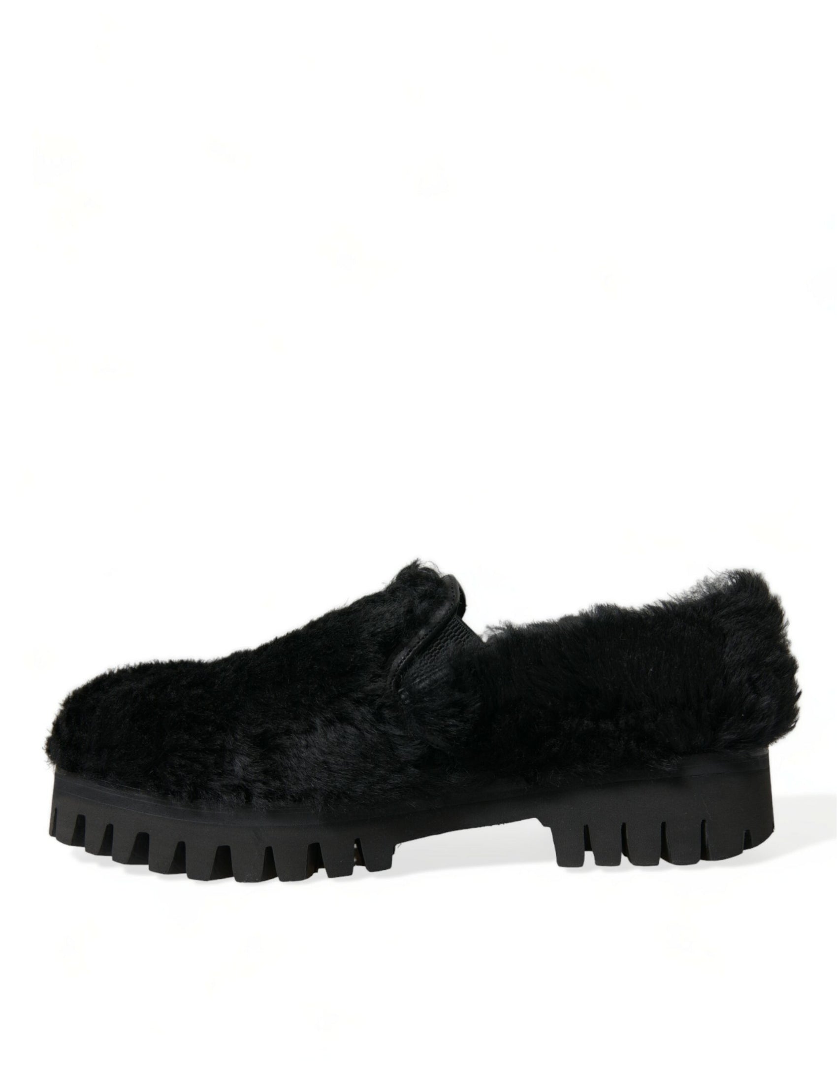 Eleganti mocassini slip-on in pelliccia nera per uomo