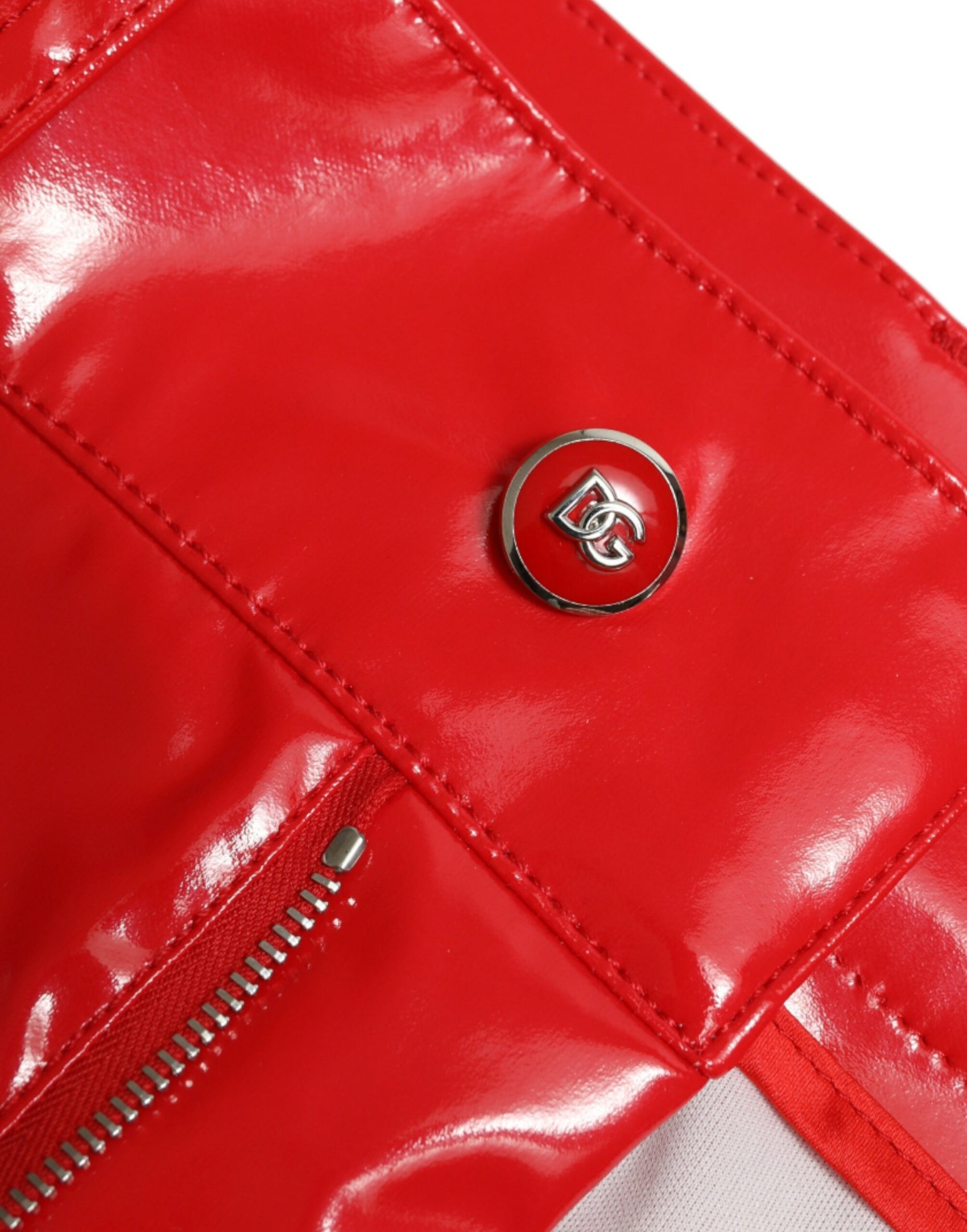 Rote Skinny-Hose mit hoher Taille – elegant und schick