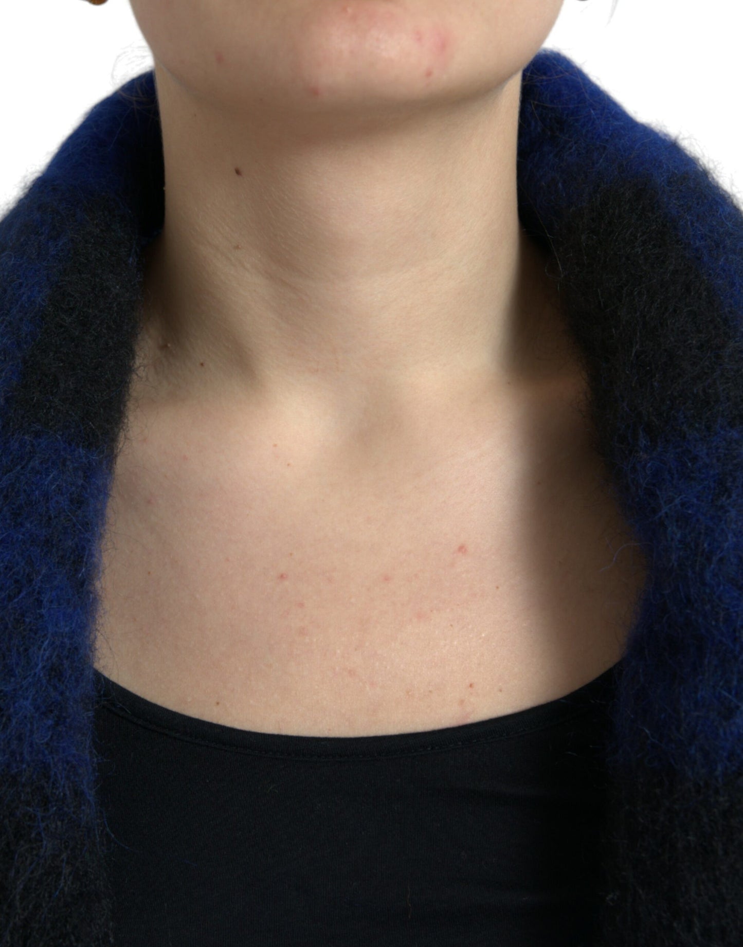Elegante poncho cardigan con frange a quadri