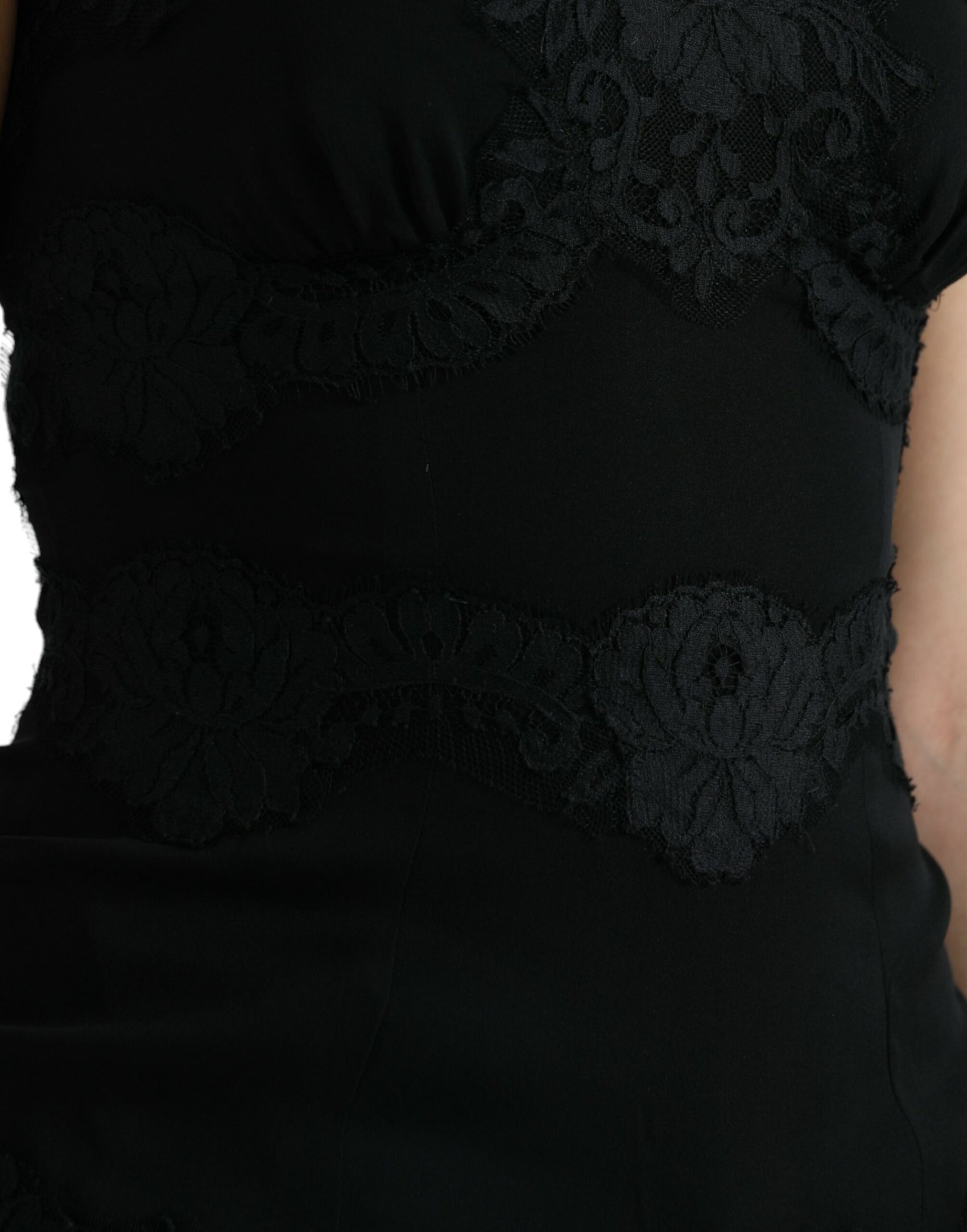 Elegantes schwarzes Tanktop aus Seidenspitze