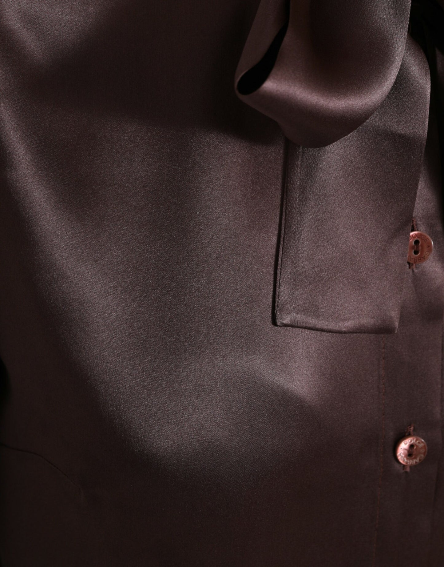 Elegante camicetta in seta con colletto ascot