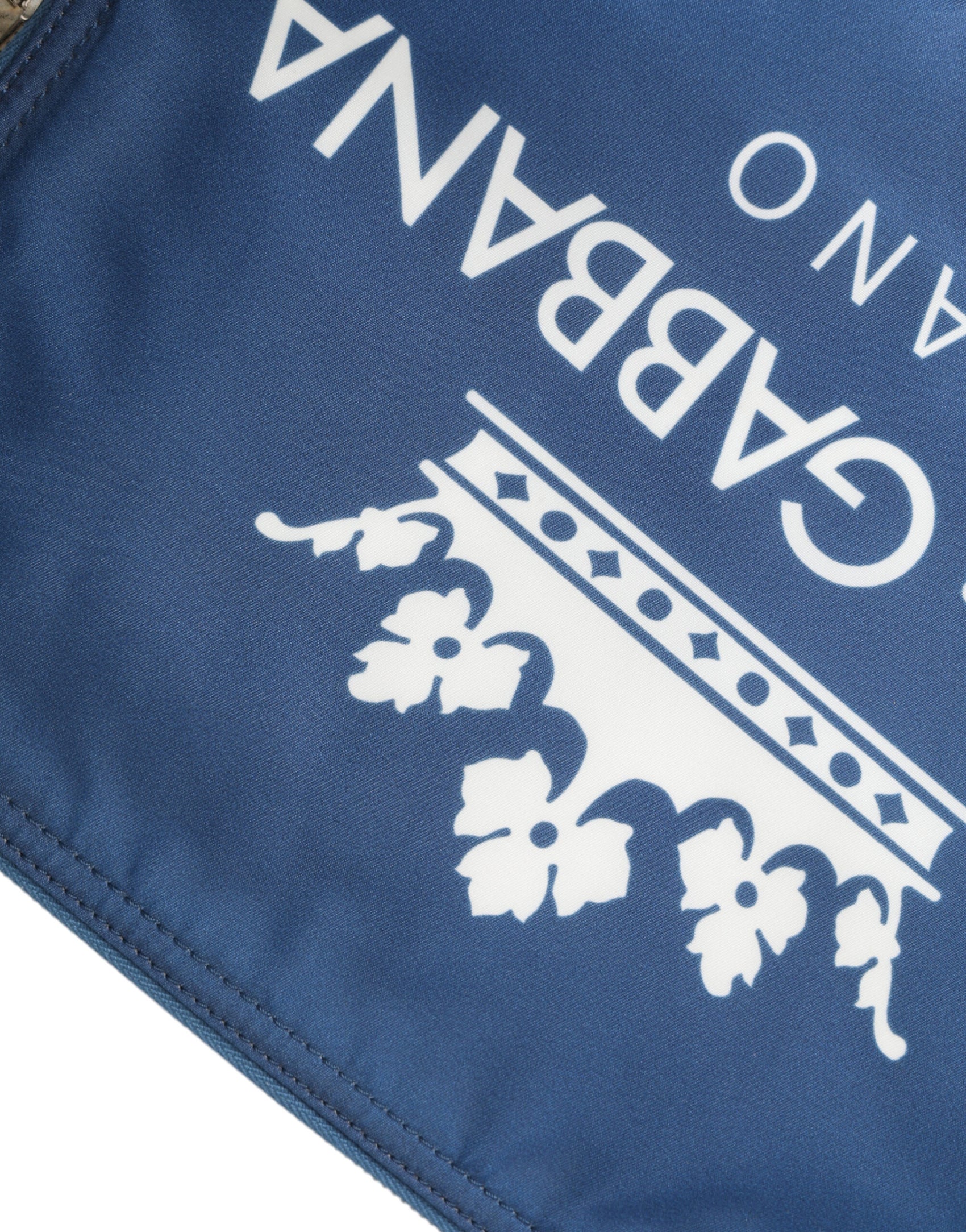 Elegante pochette in nylon blu con cerniera