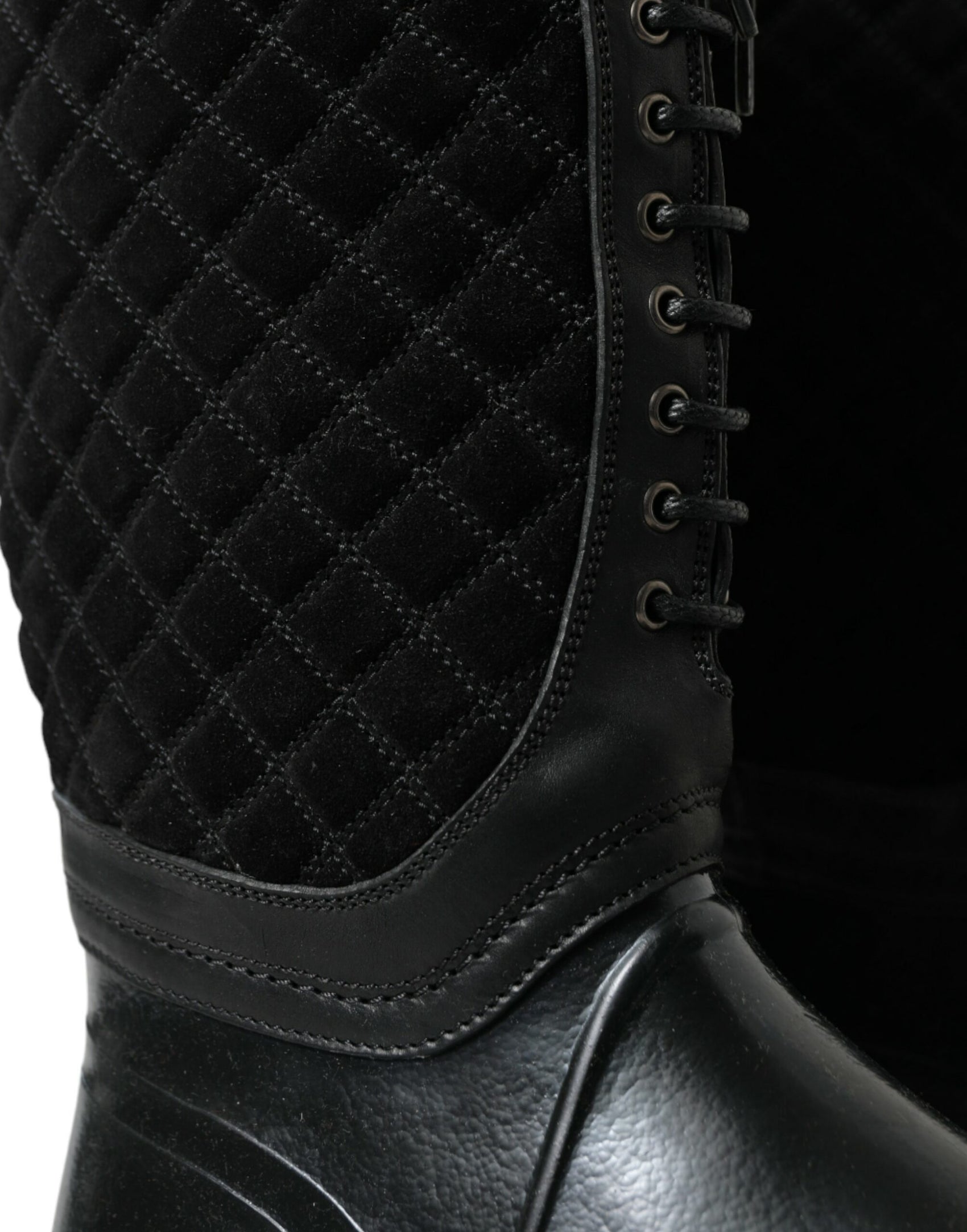 Elegante gesteppte Gummistiefel mit Schnürung