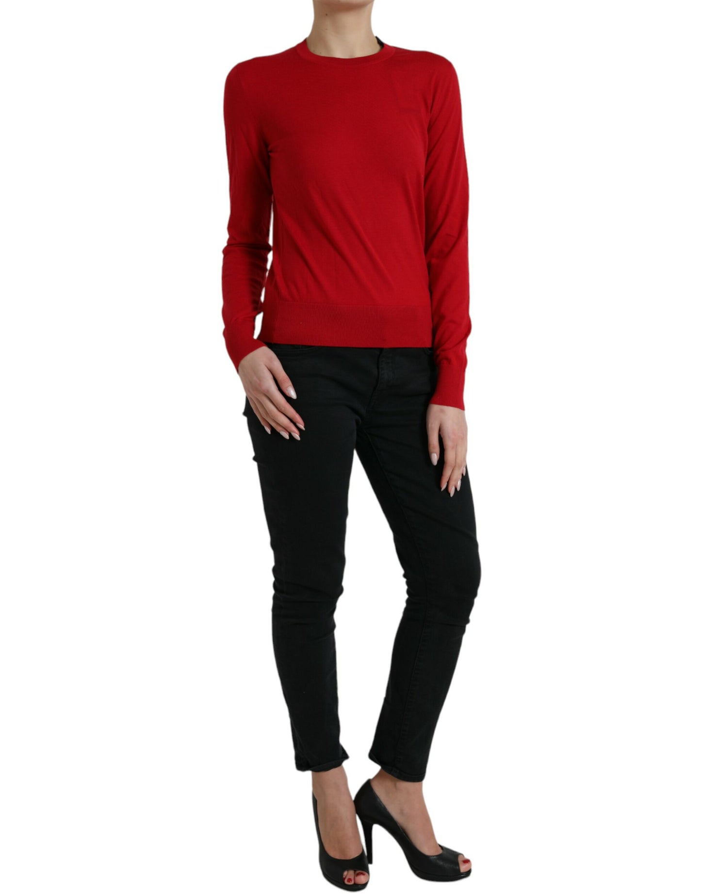 Strahlend roter Wollpullover