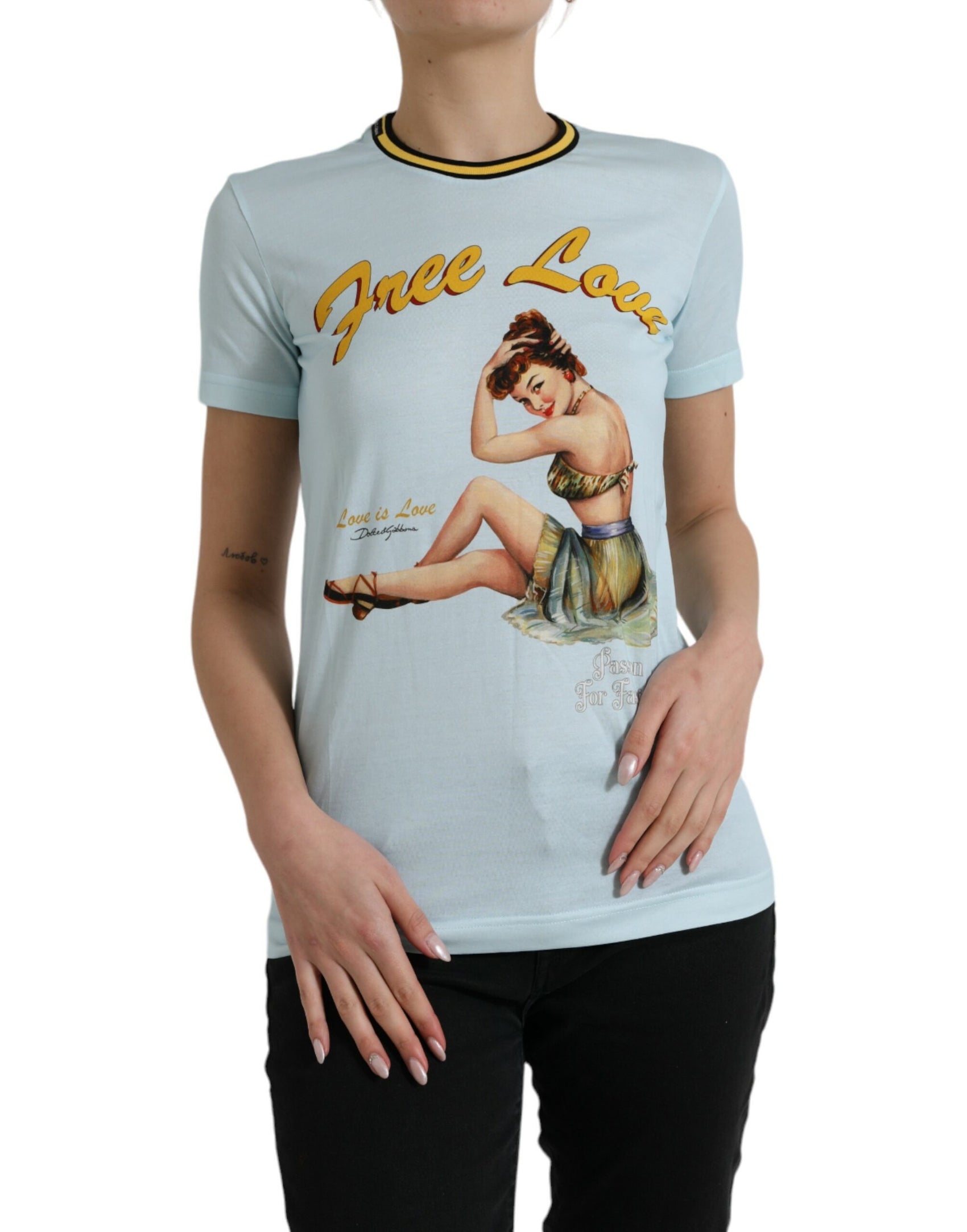 Elegante T-shirt in cotone azzurro chiaro