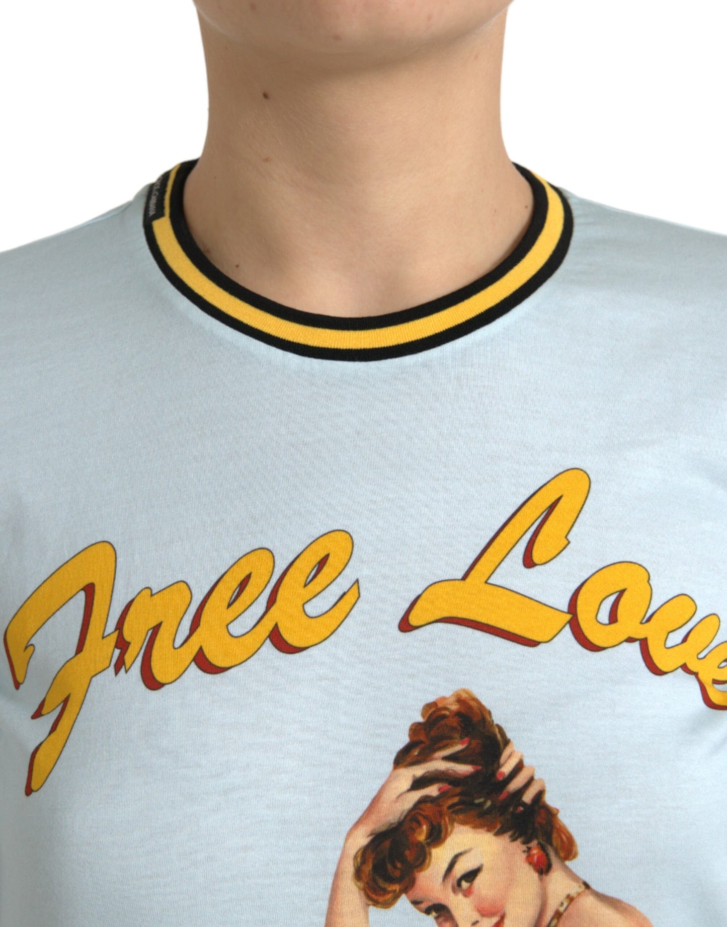 Elegante T-shirt in cotone azzurro chiaro