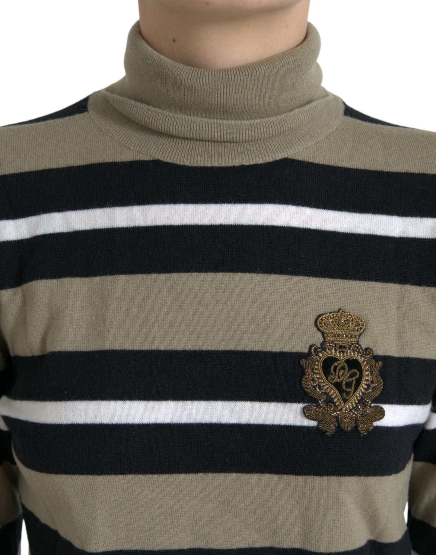 Elegante maglione a collo alto in lana a righe