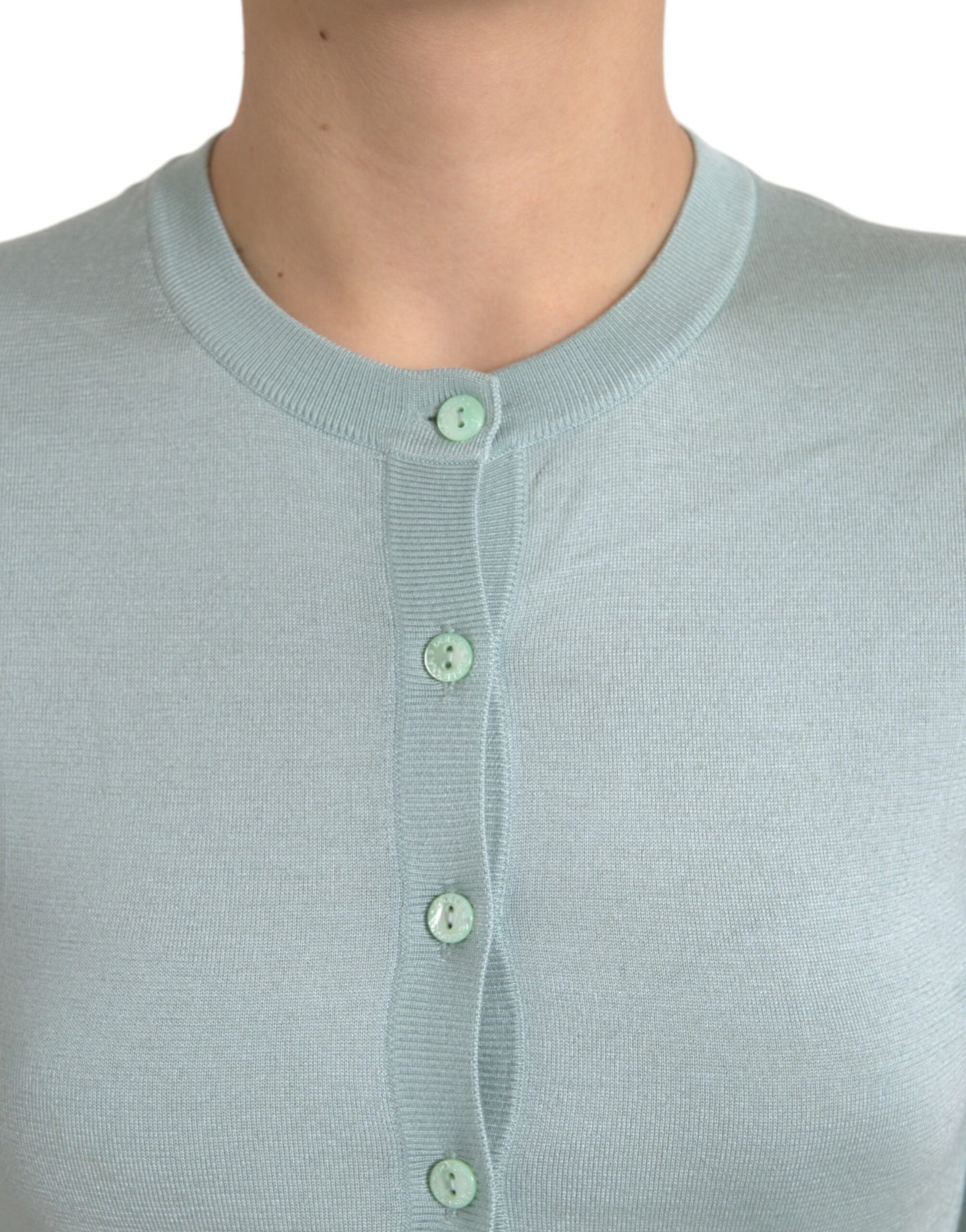 Elegante cardigan in seta azzurro chiaro