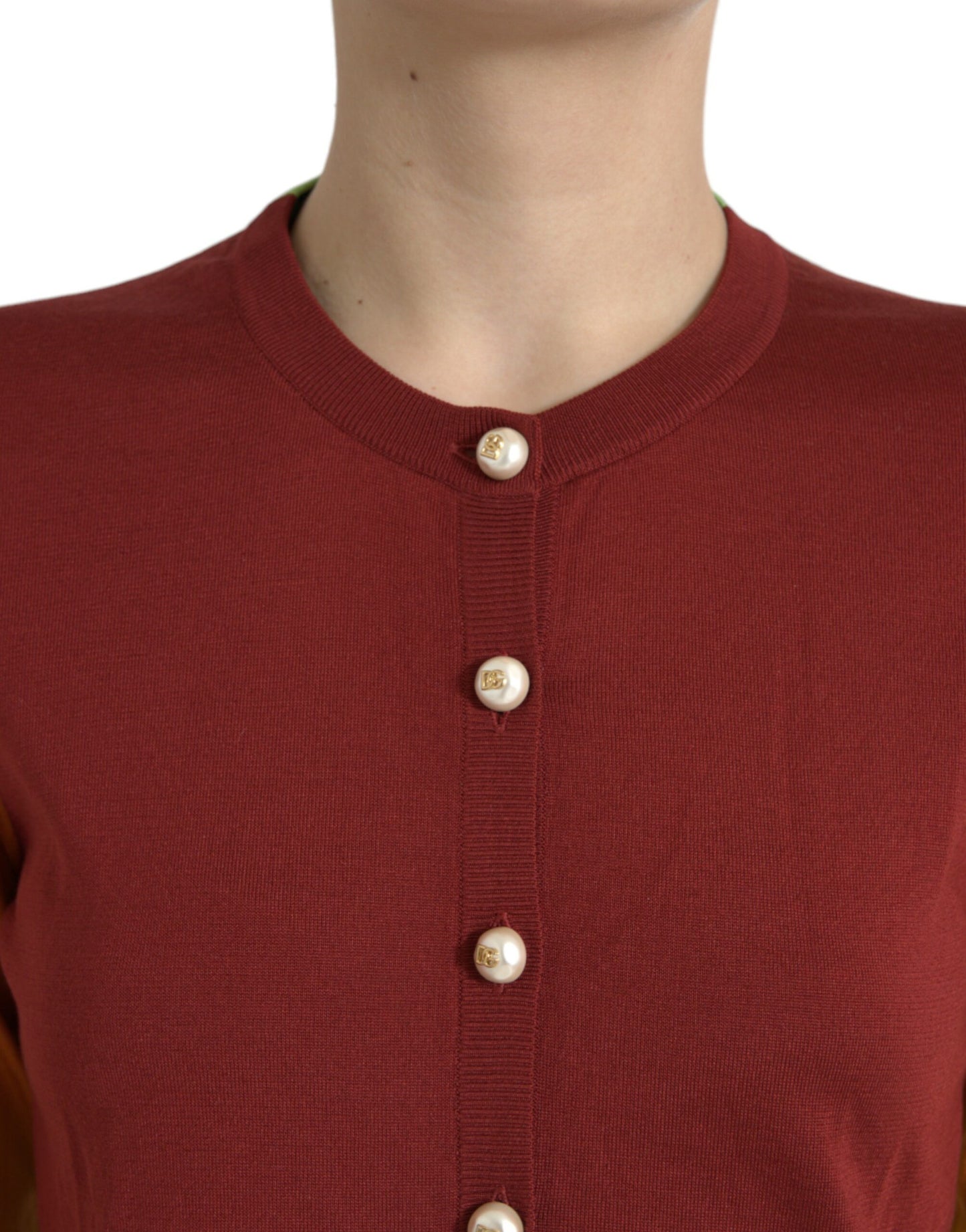 Elegante maglione cardigan in seta in toni vivaci