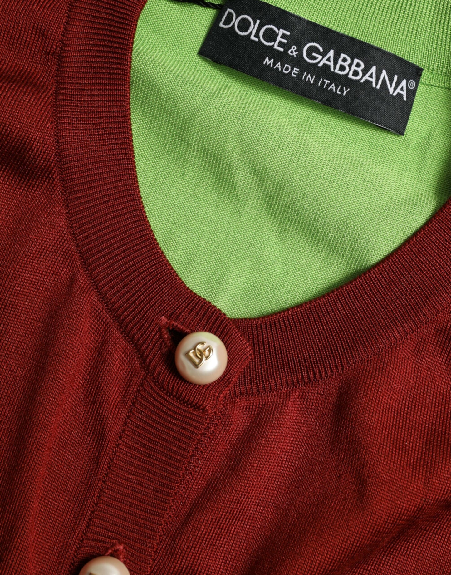 Elegante maglione cardigan in seta in toni vivaci