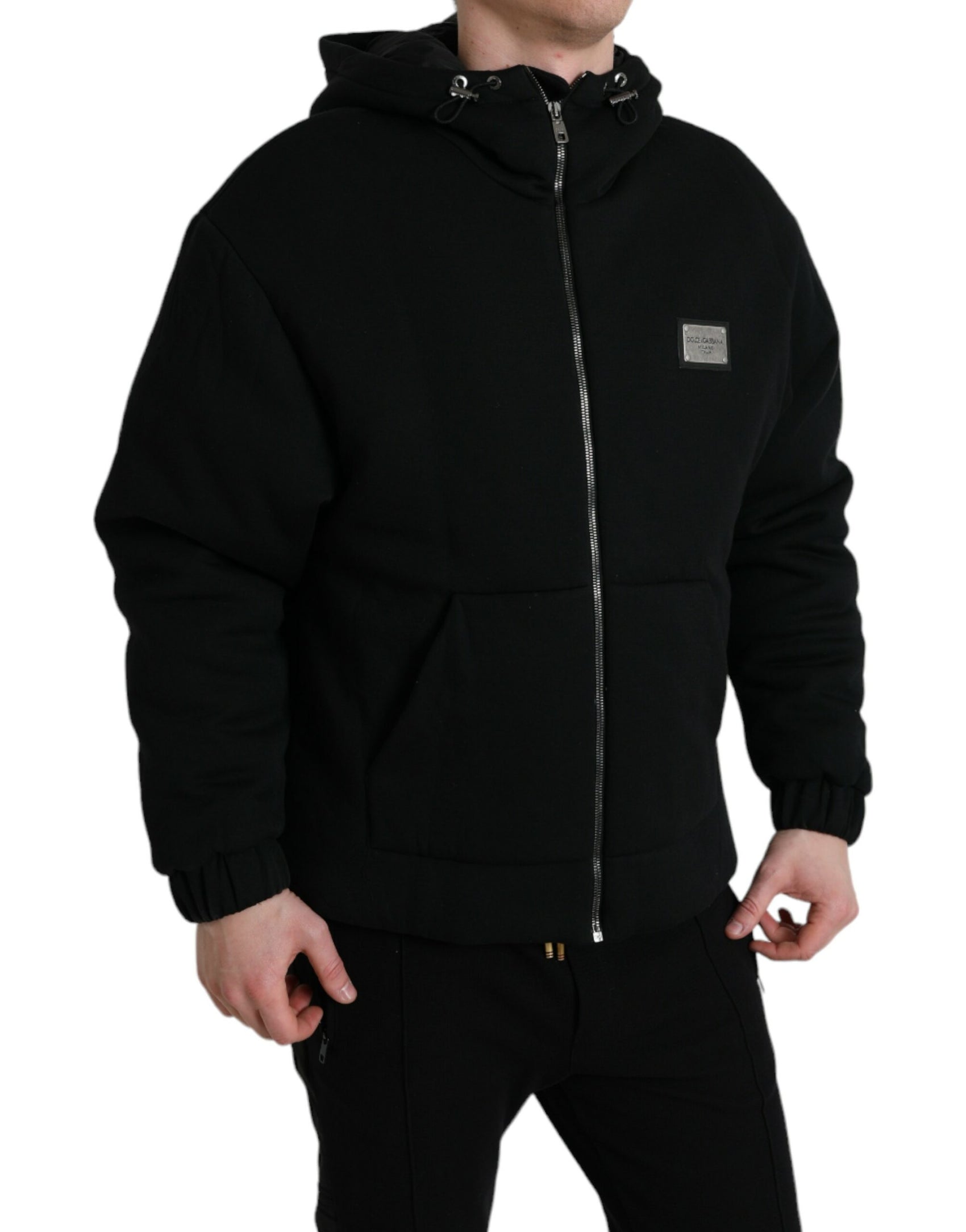 Elegante bomber nero con cappuccio
