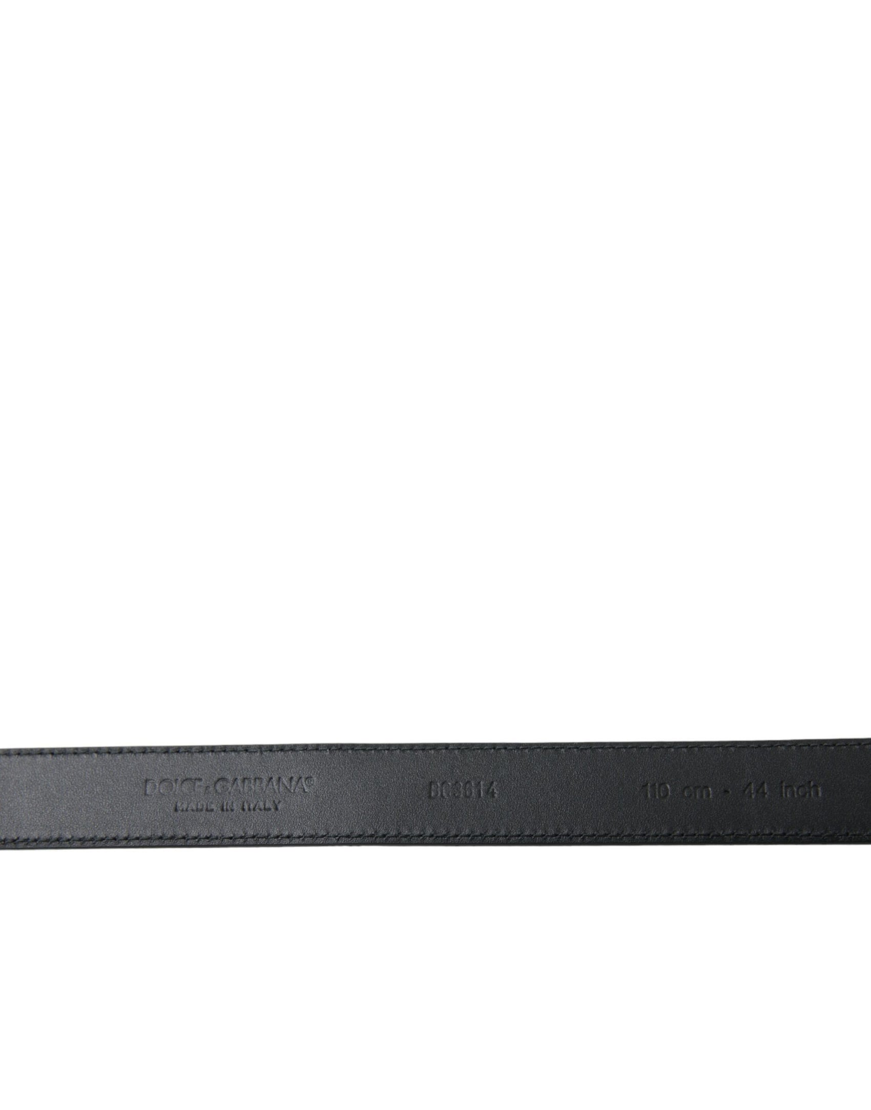 Elegante cintura in pelle nera con fibbia in metallo