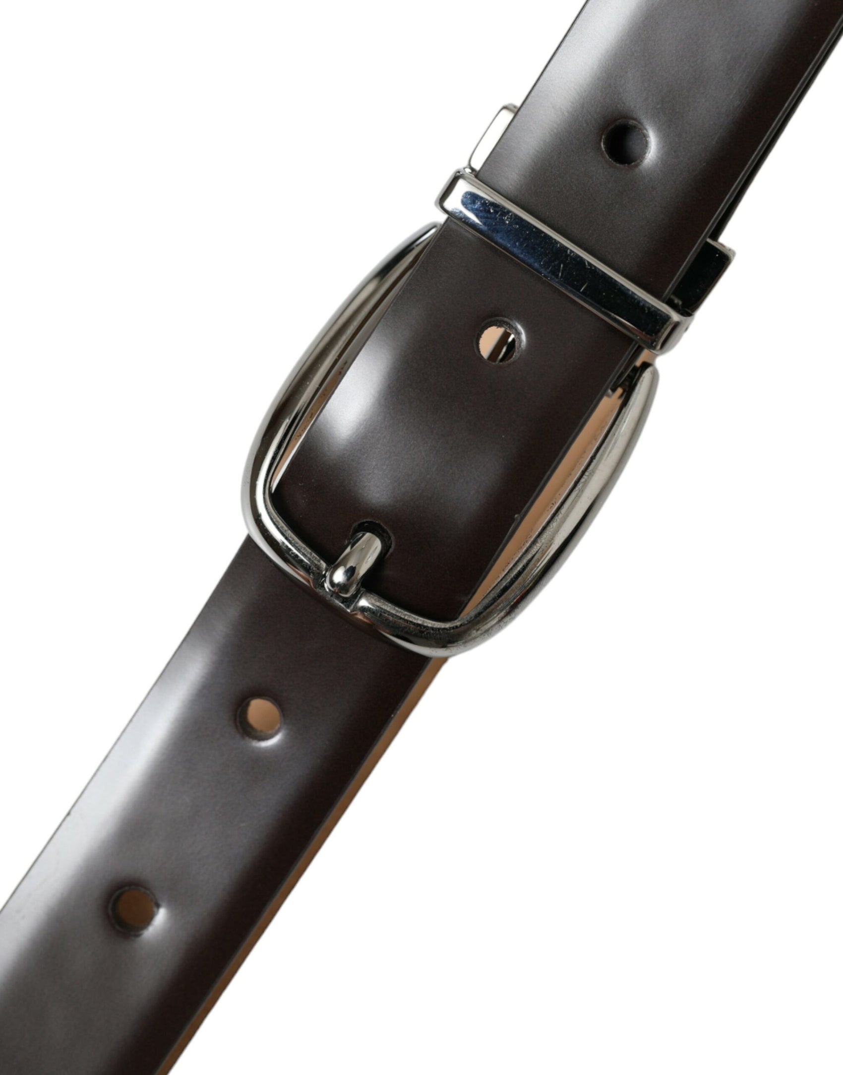 Elegante cintura in pelle con fibbia accattivante