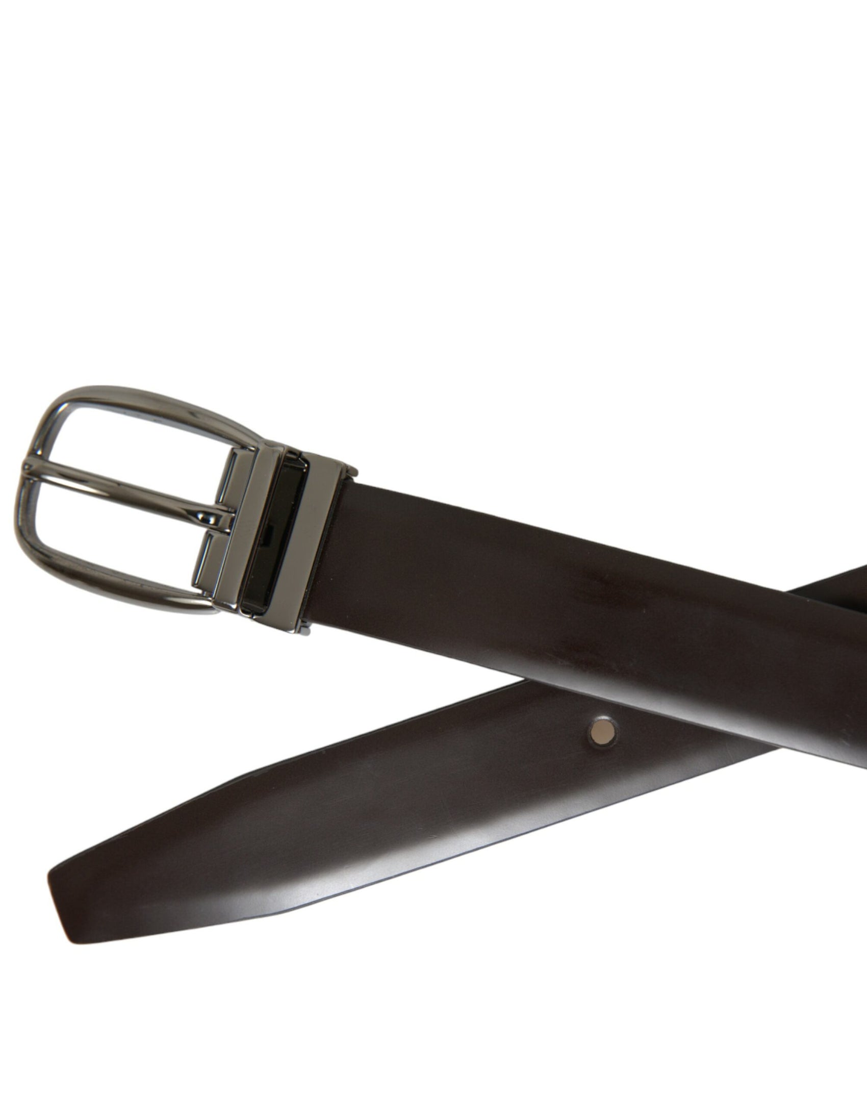 Elegante cintura in pelle con fibbia accattivante