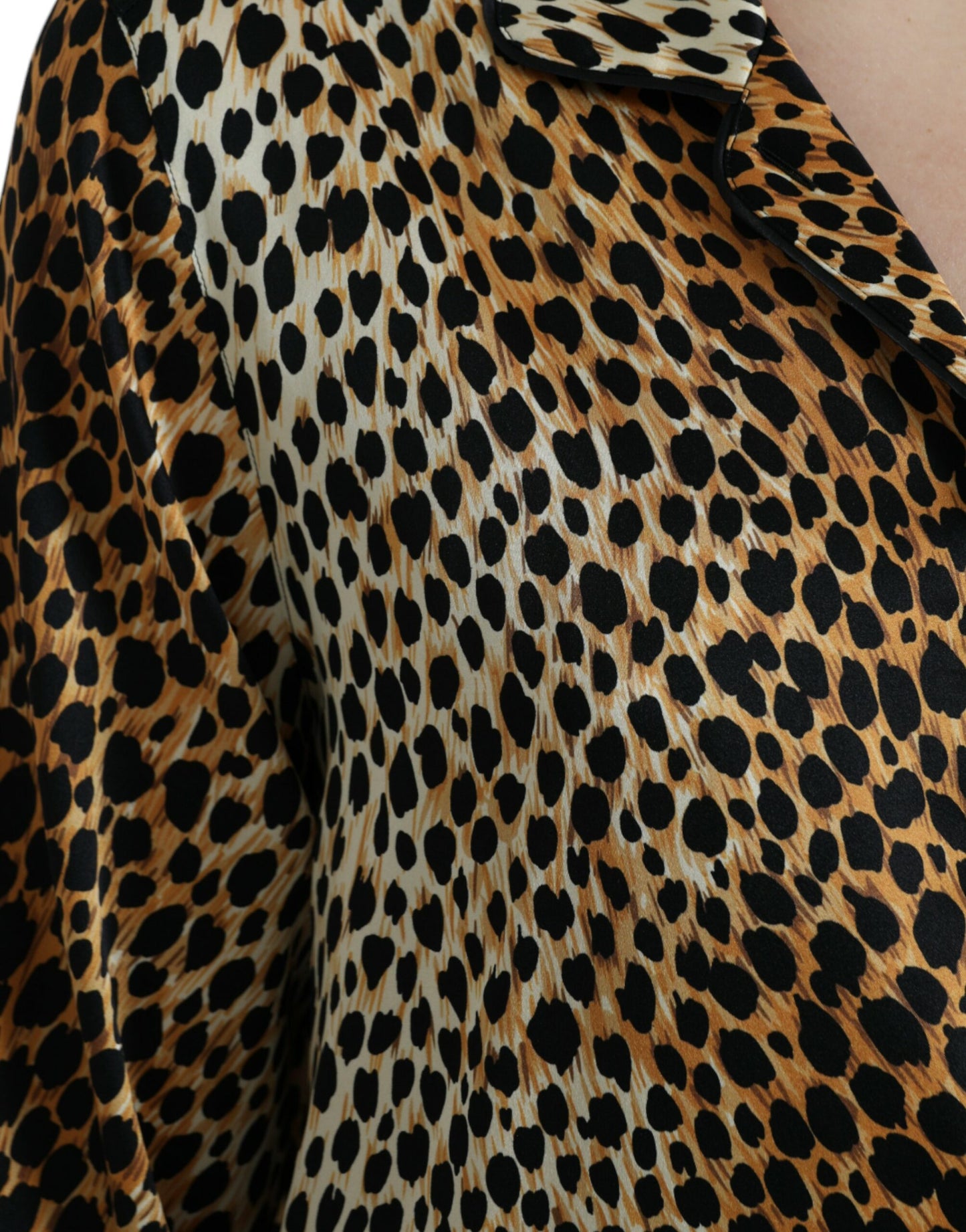 Elegante camicetta in seta con stampa animalier marrone
