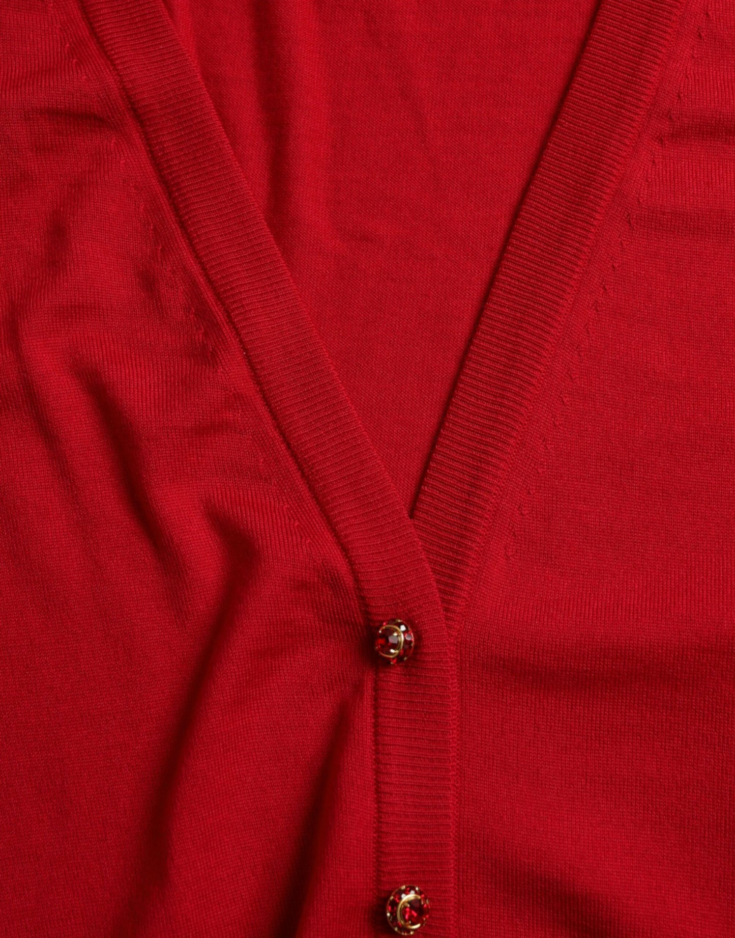 Elegante cardigan rosso in lana con scollo a V