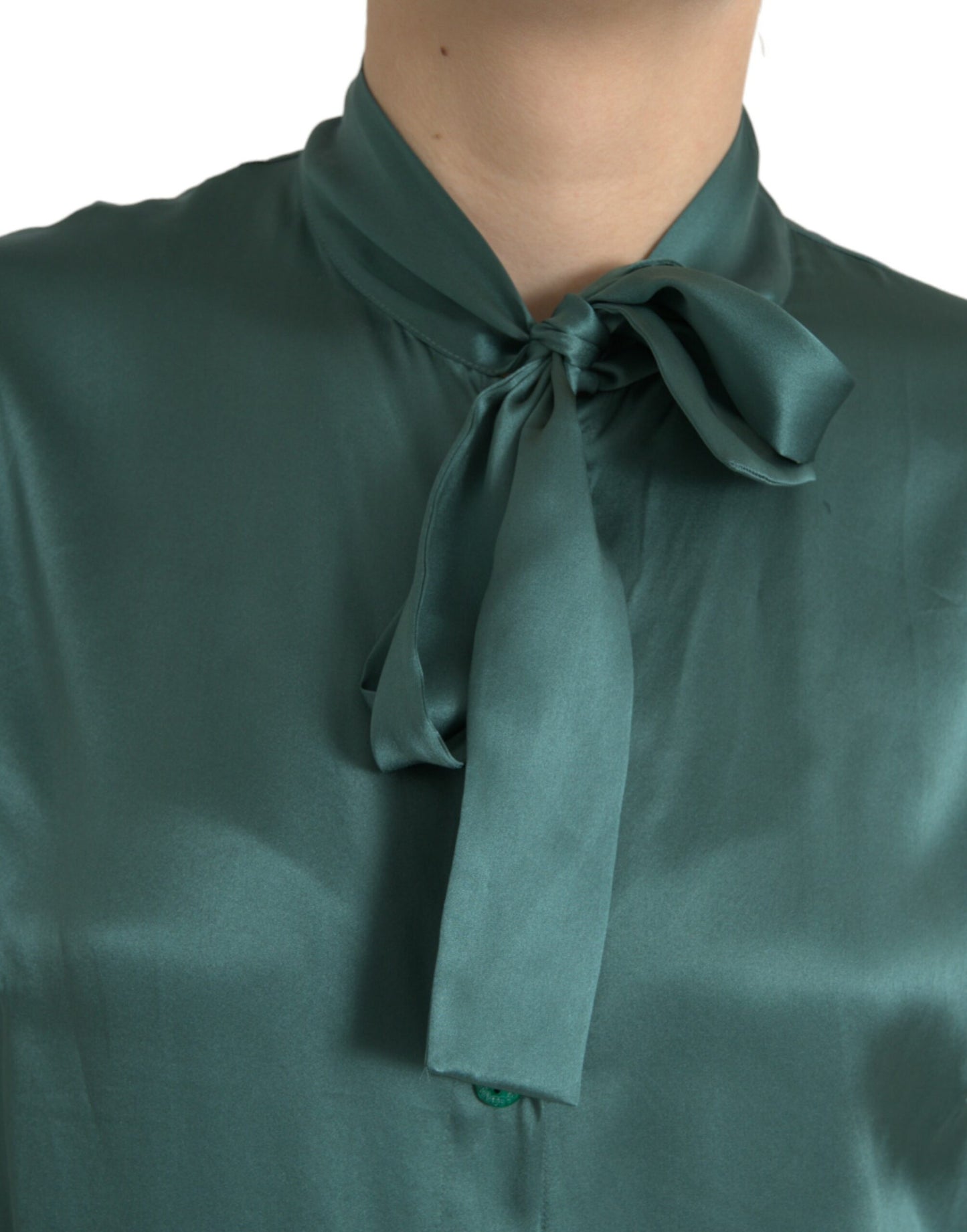 Elegante camicetta in seta verde scuro