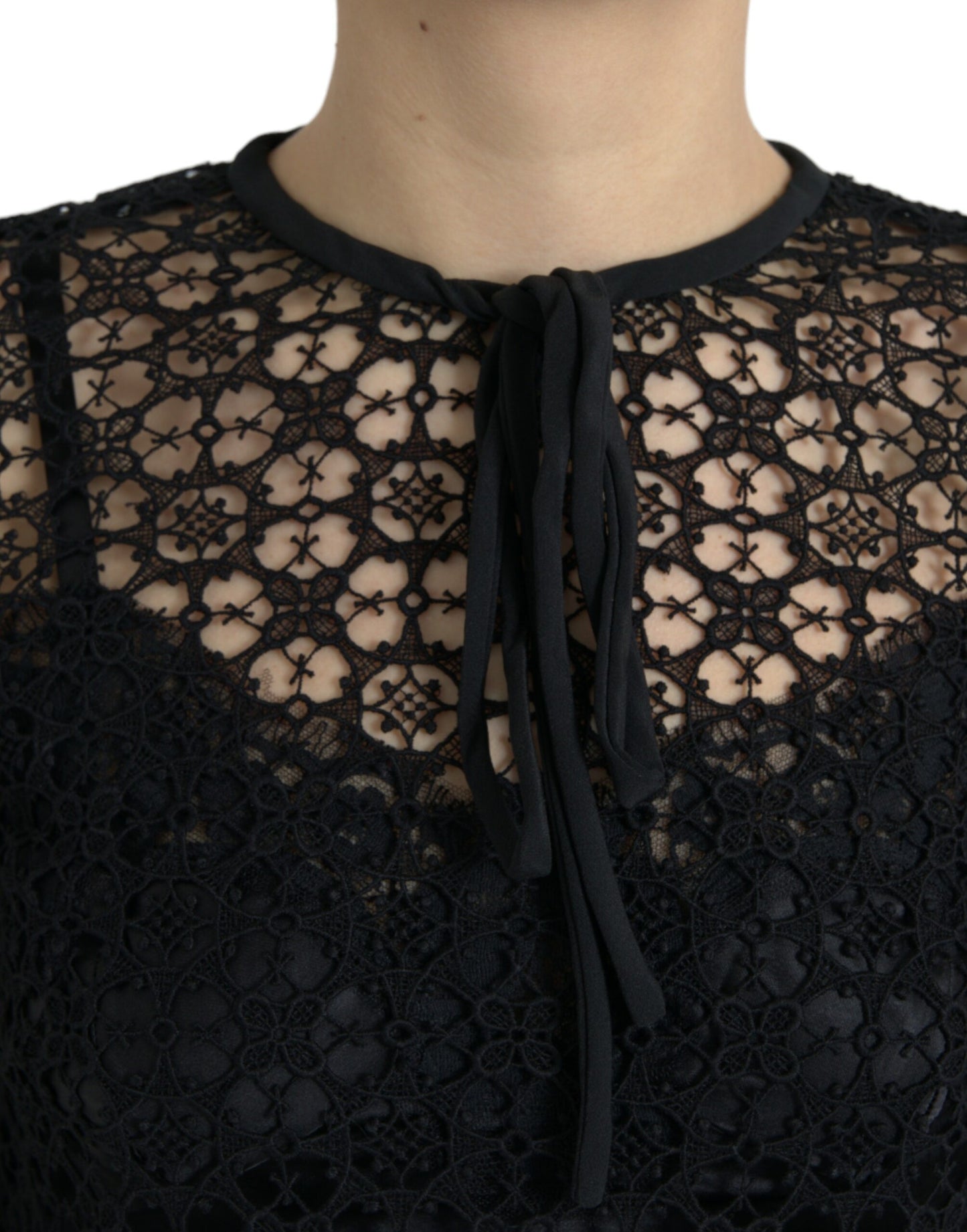 Elegante camicetta in pizzo floreale