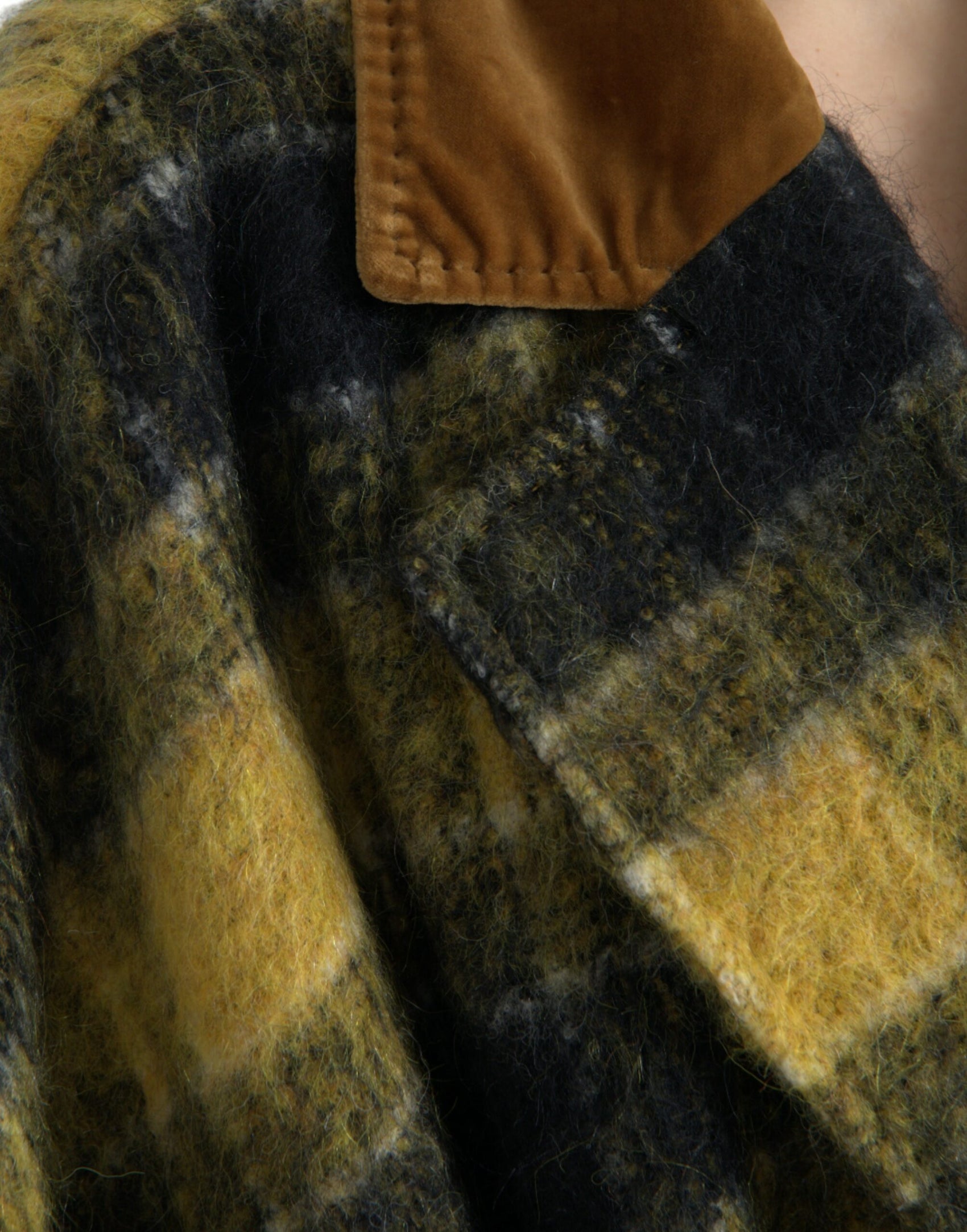 Trench lungo a quadri chic in giallo sole