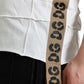 Weißes T-Shirt mit Rundhalsausschnitt und kurzen Ärmeln und Logo