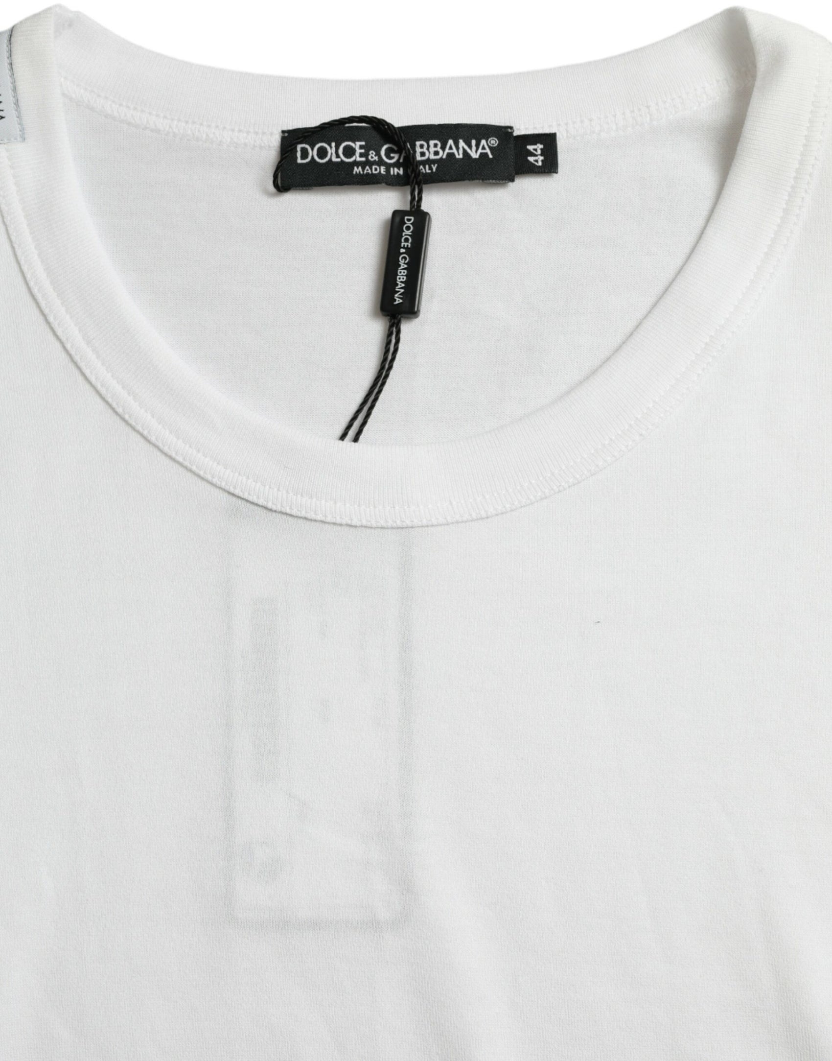 Weißes T-Shirt mit Rundhalsausschnitt und kurzen Ärmeln und Logo