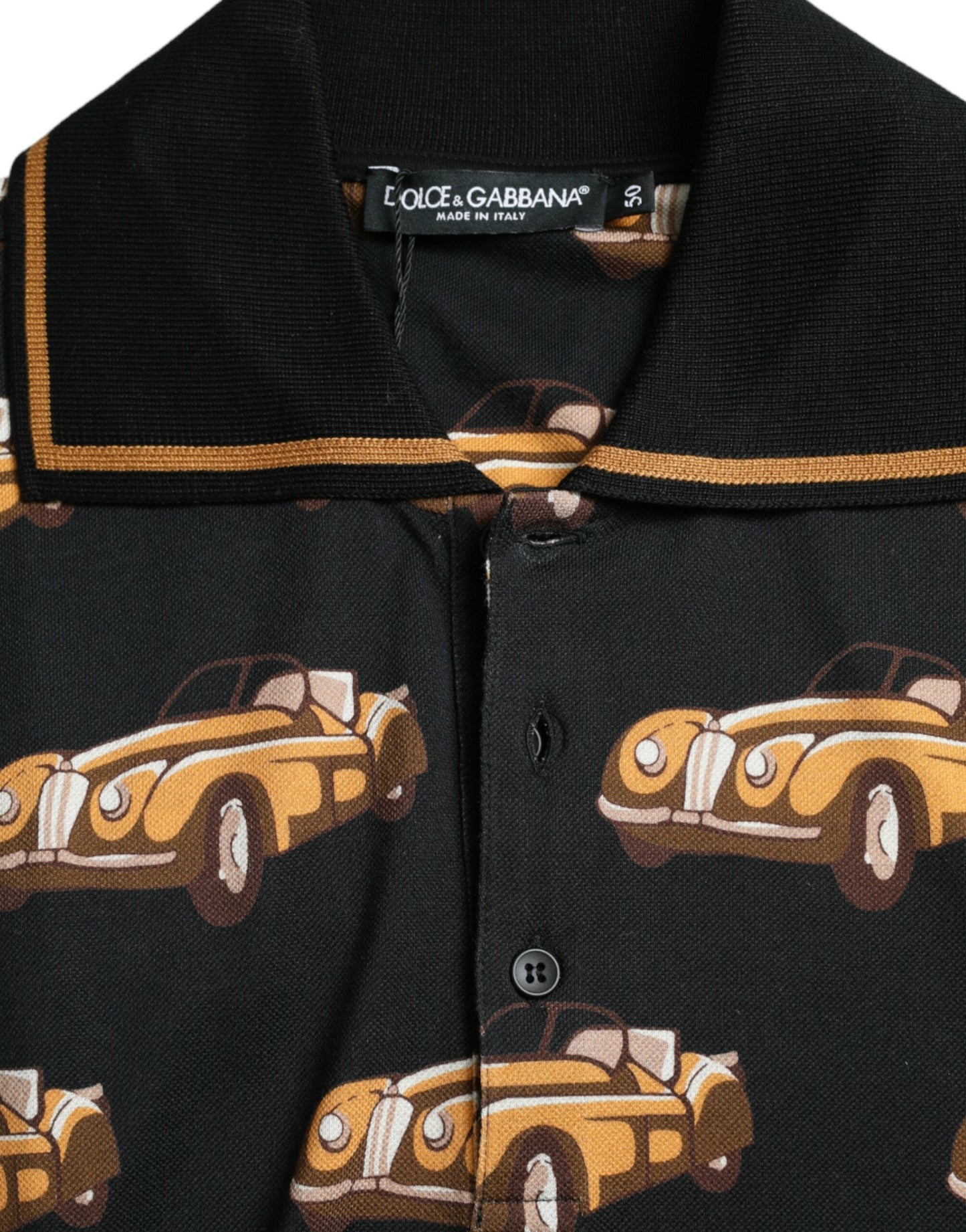Schwarzes Poloshirt mit kurzen Ärmeln und Auto-Print