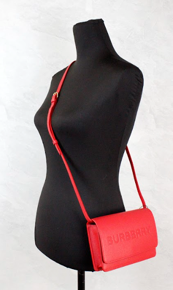 Borsa a tracolla in pelle liscia con logo in rilievo rosso Hampshire Small
