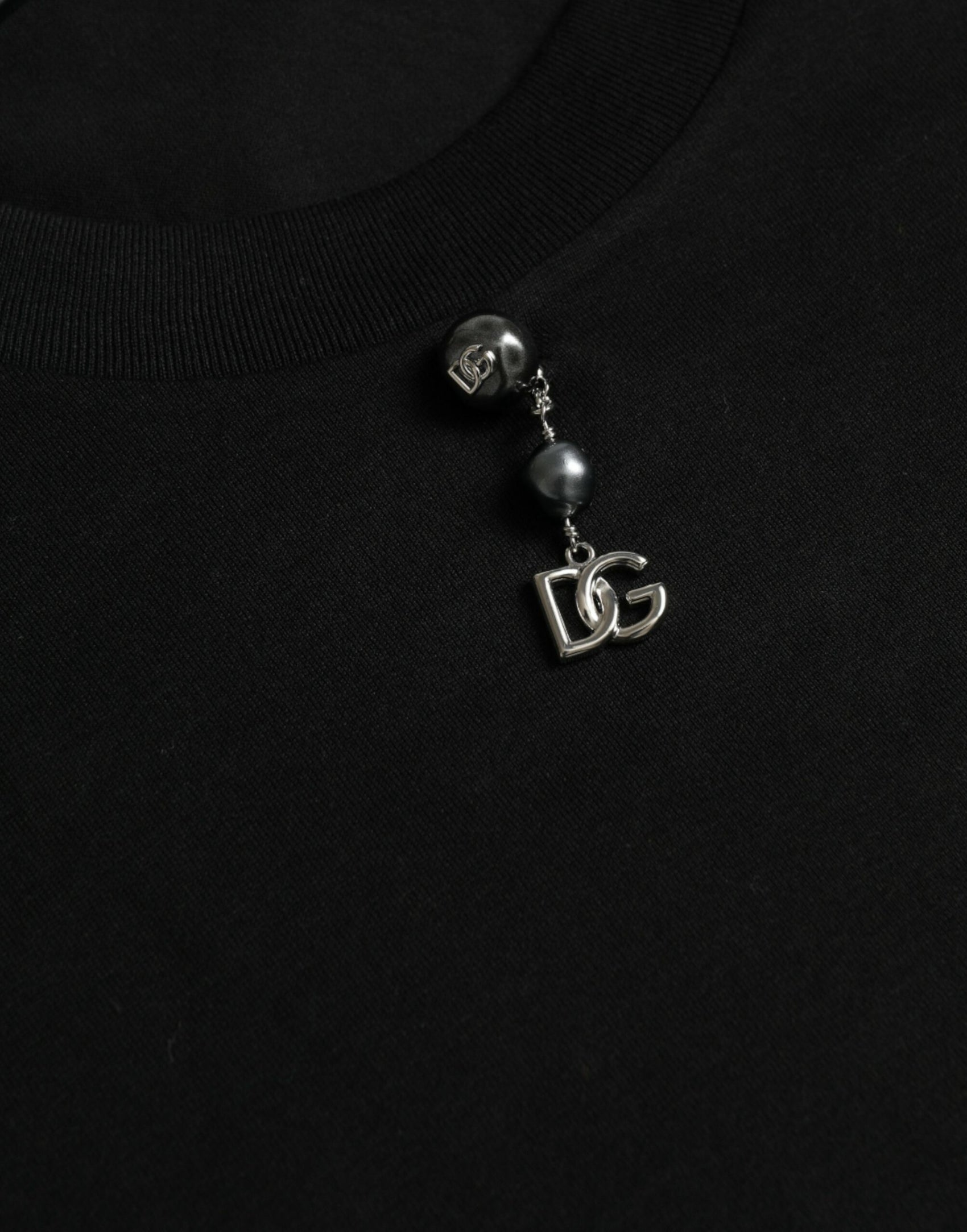 Schwarzes verziertes T-Shirt aus Baumwolle mit Rundhalsausschnitt