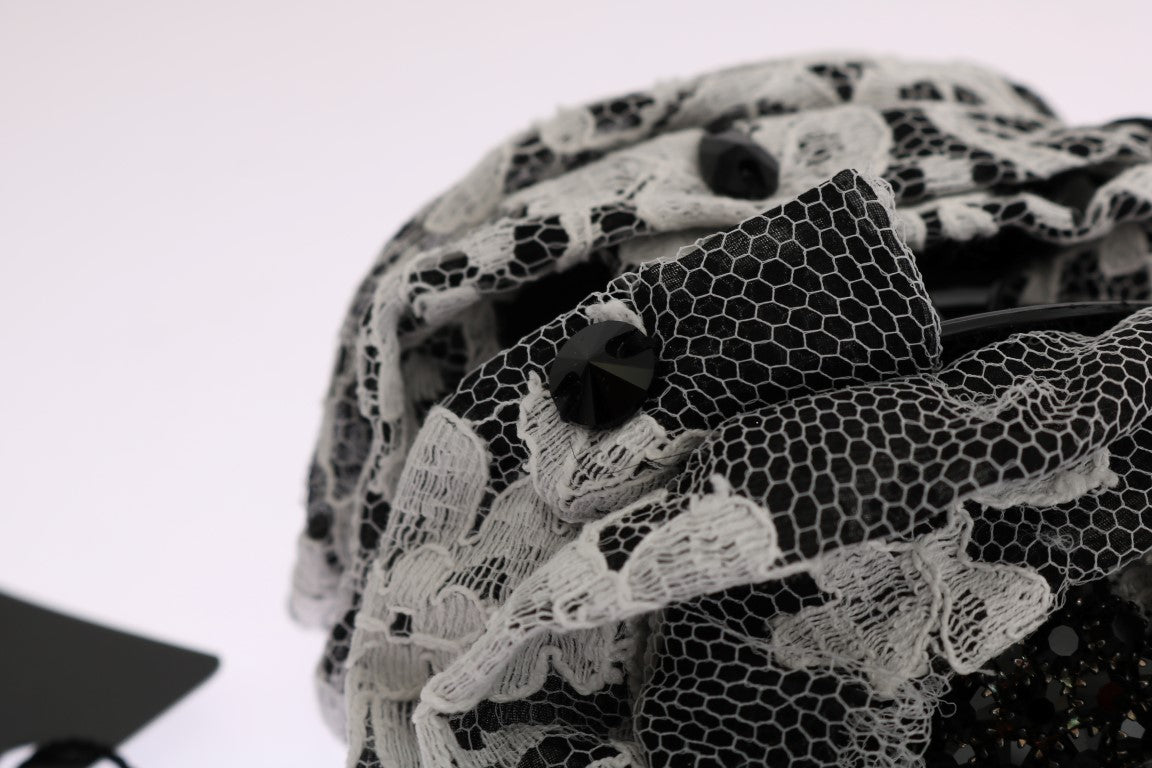 Elegante schwarz-weiße Haarklammer mit floraler Spitze und Kristallen