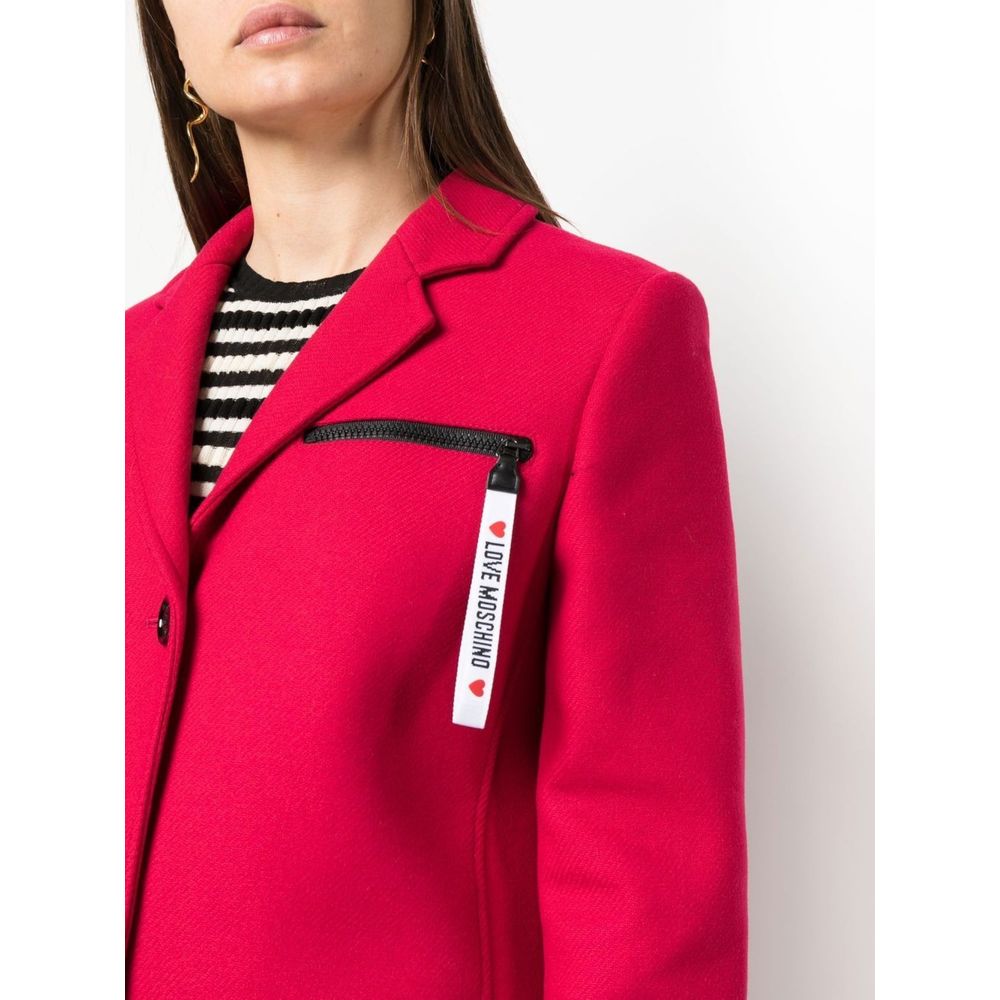 Cappotto in lana rosa chic con dettagli logo