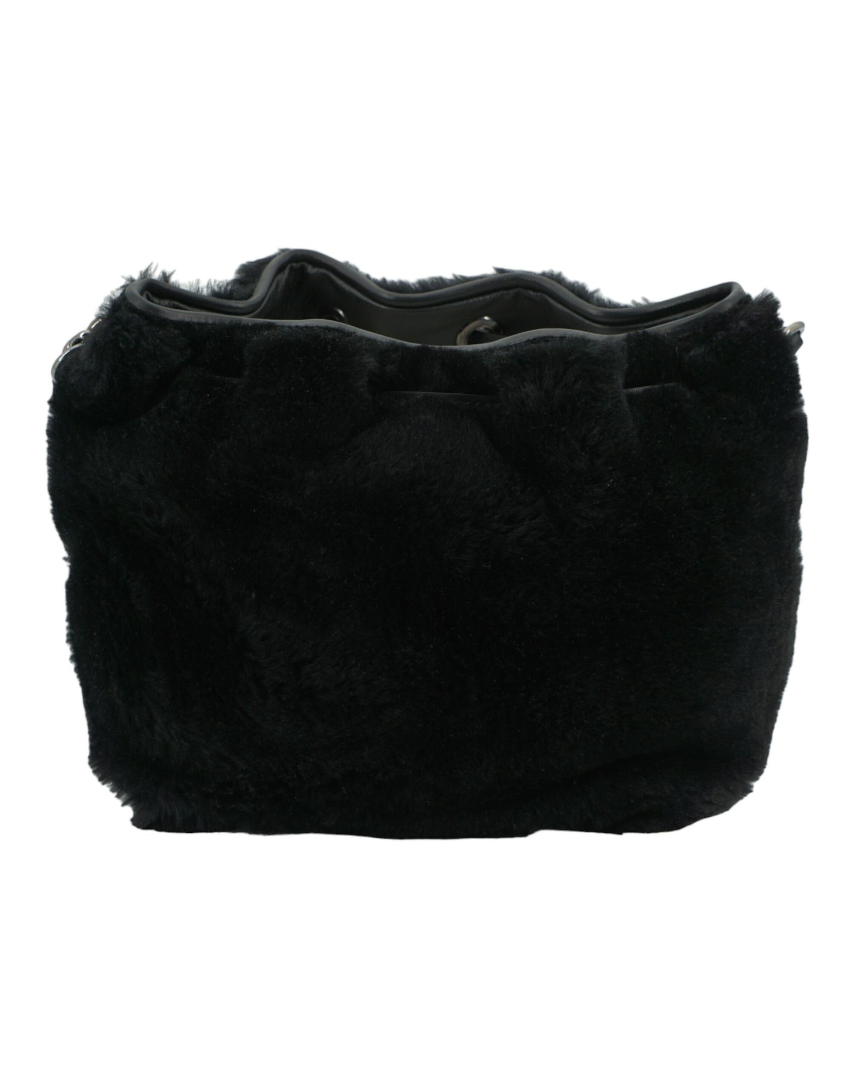 Schwarze Ledertasche mit Henkel und Schulterriemen