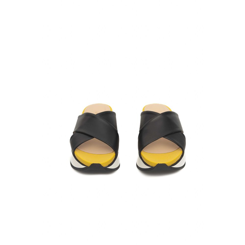 Sandalo da donna in pelle nera
