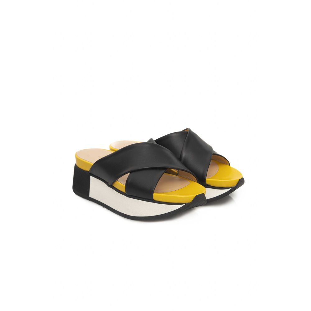 Sandalo da donna in pelle nera