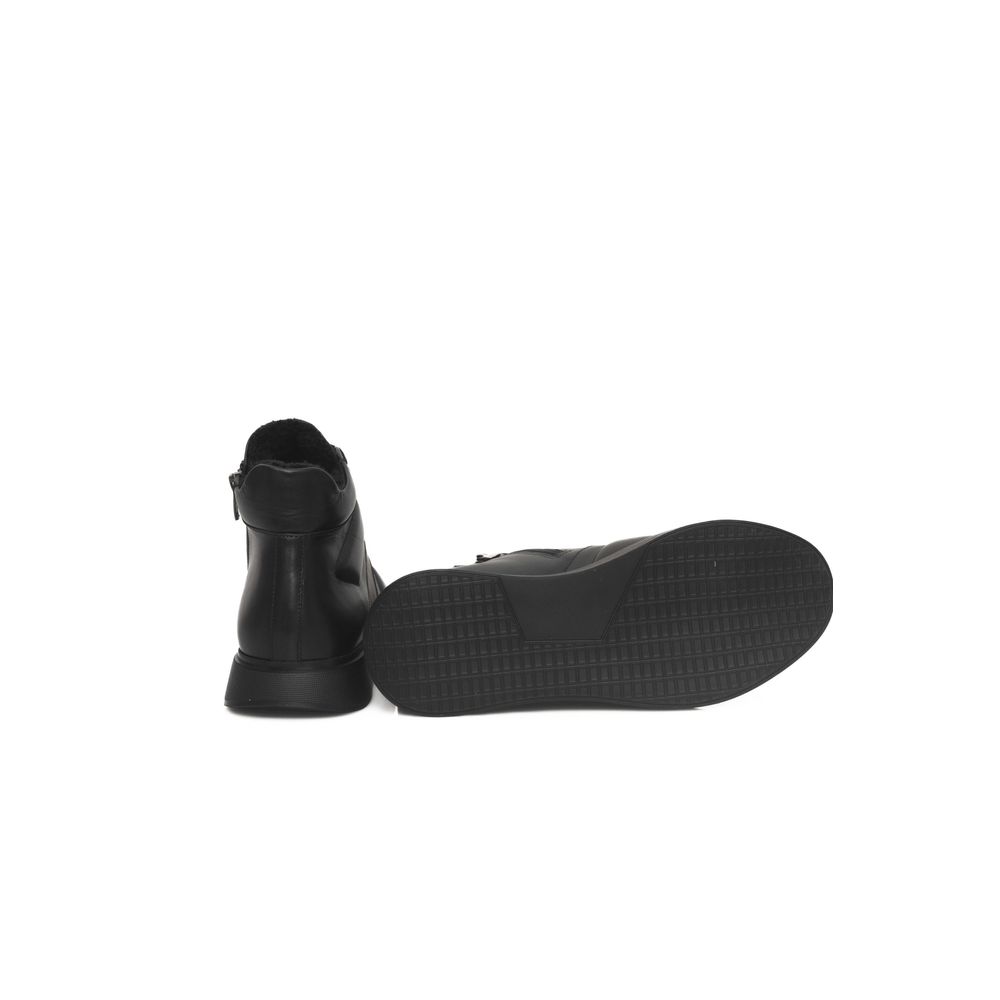 Sneaker da donna in pelle nera