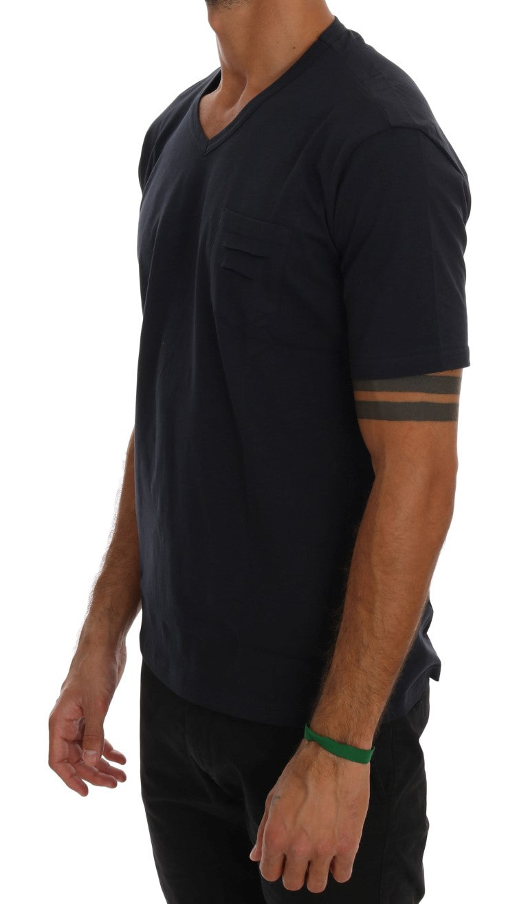 Schickes blaues Baumwoll-T-Shirt mit V-Ausschnitt