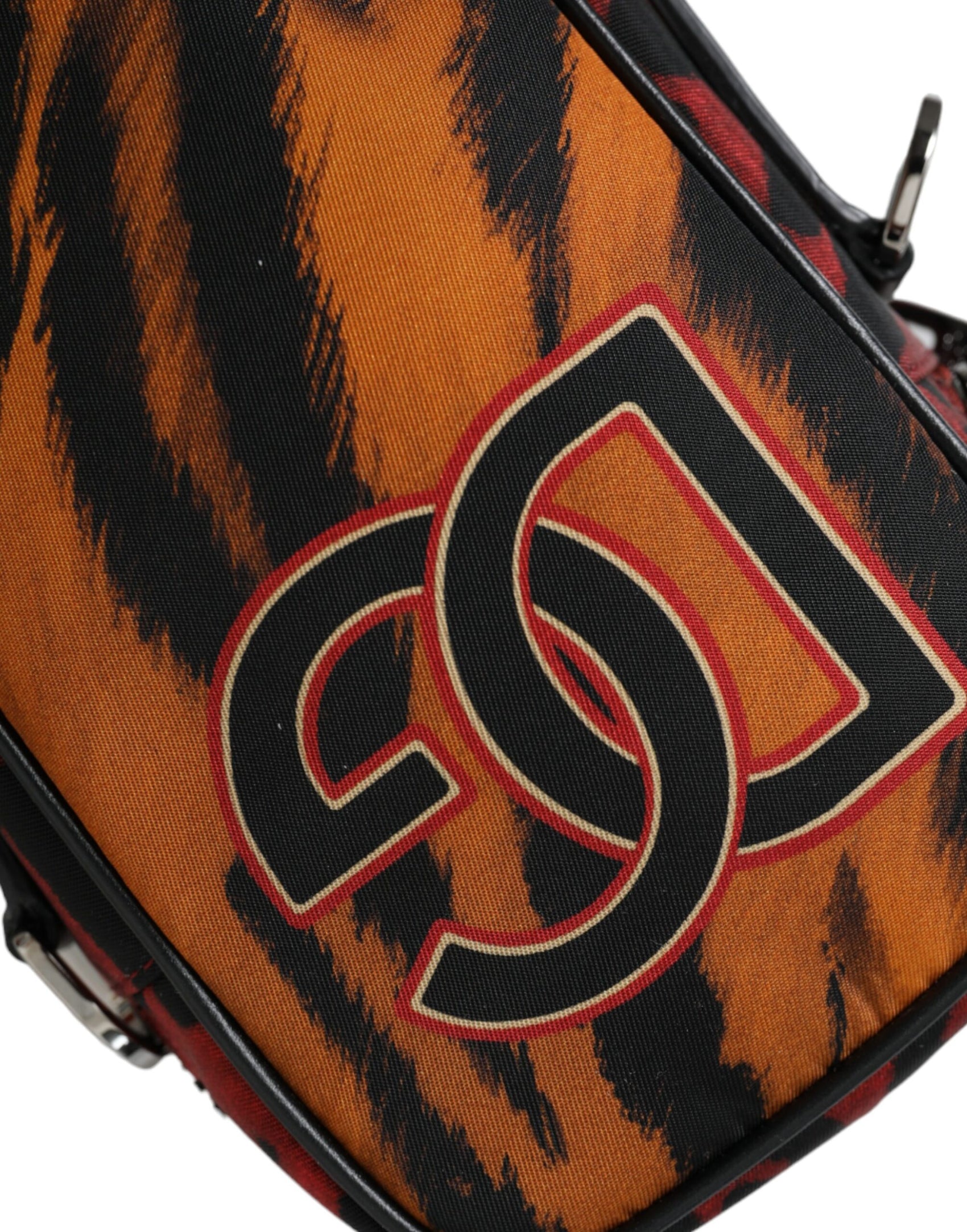 Mehrfarbige Umhängetasche aus Nylon mit Tiger-Print und Logo