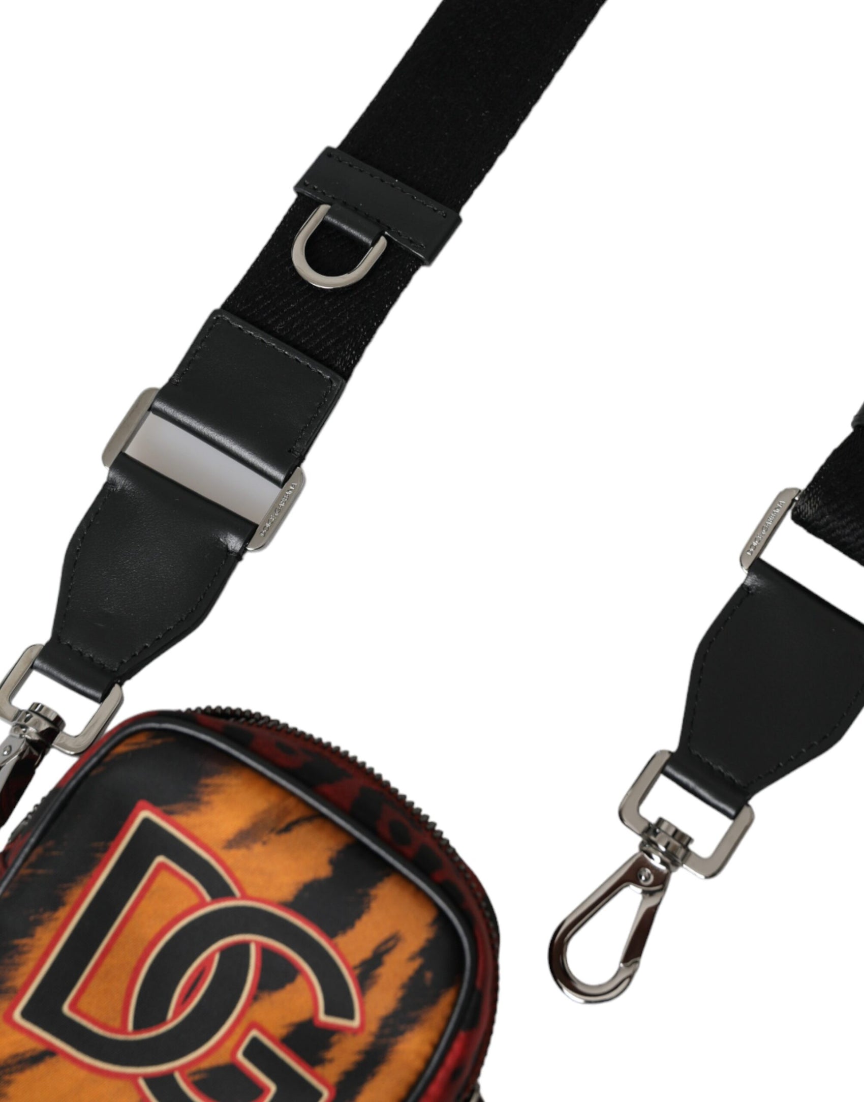 Mehrfarbige Umhängetasche aus Nylon mit Tiger-Print und Logo