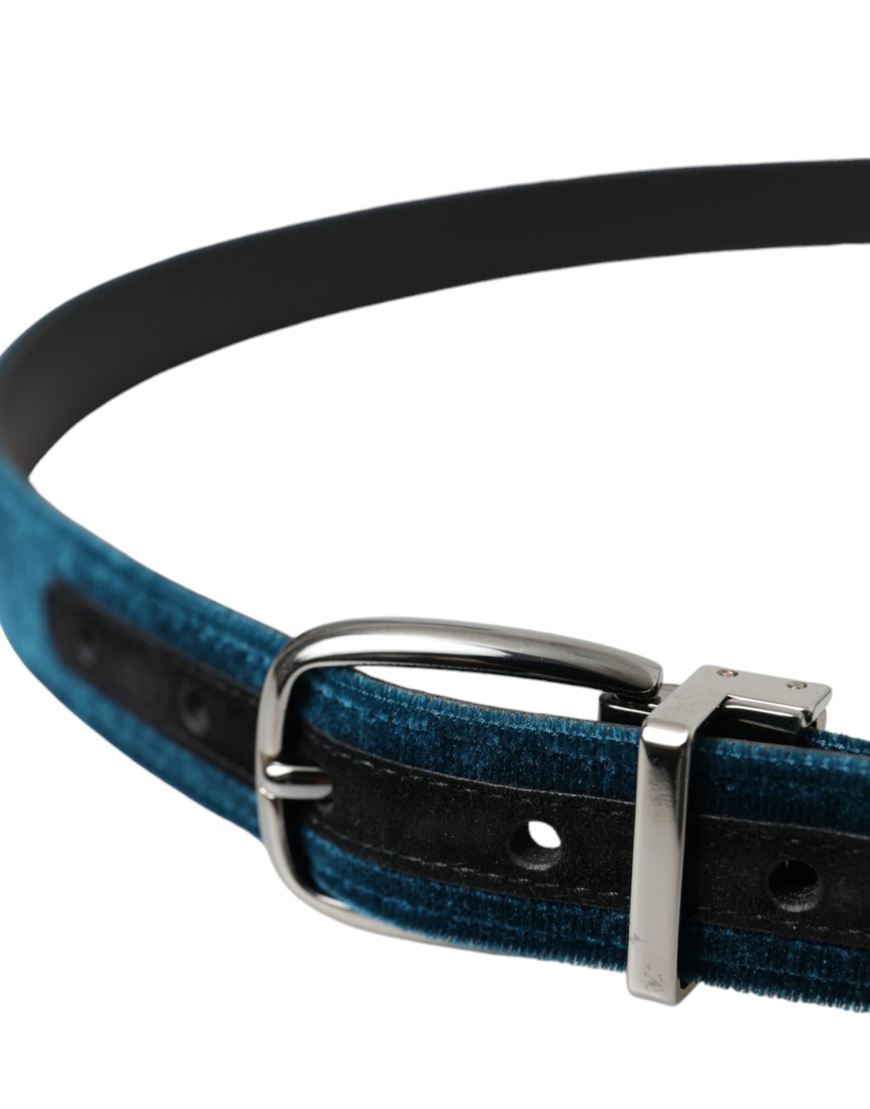 Cintura in pelle di velluto blu con fibbia in metallo argentato