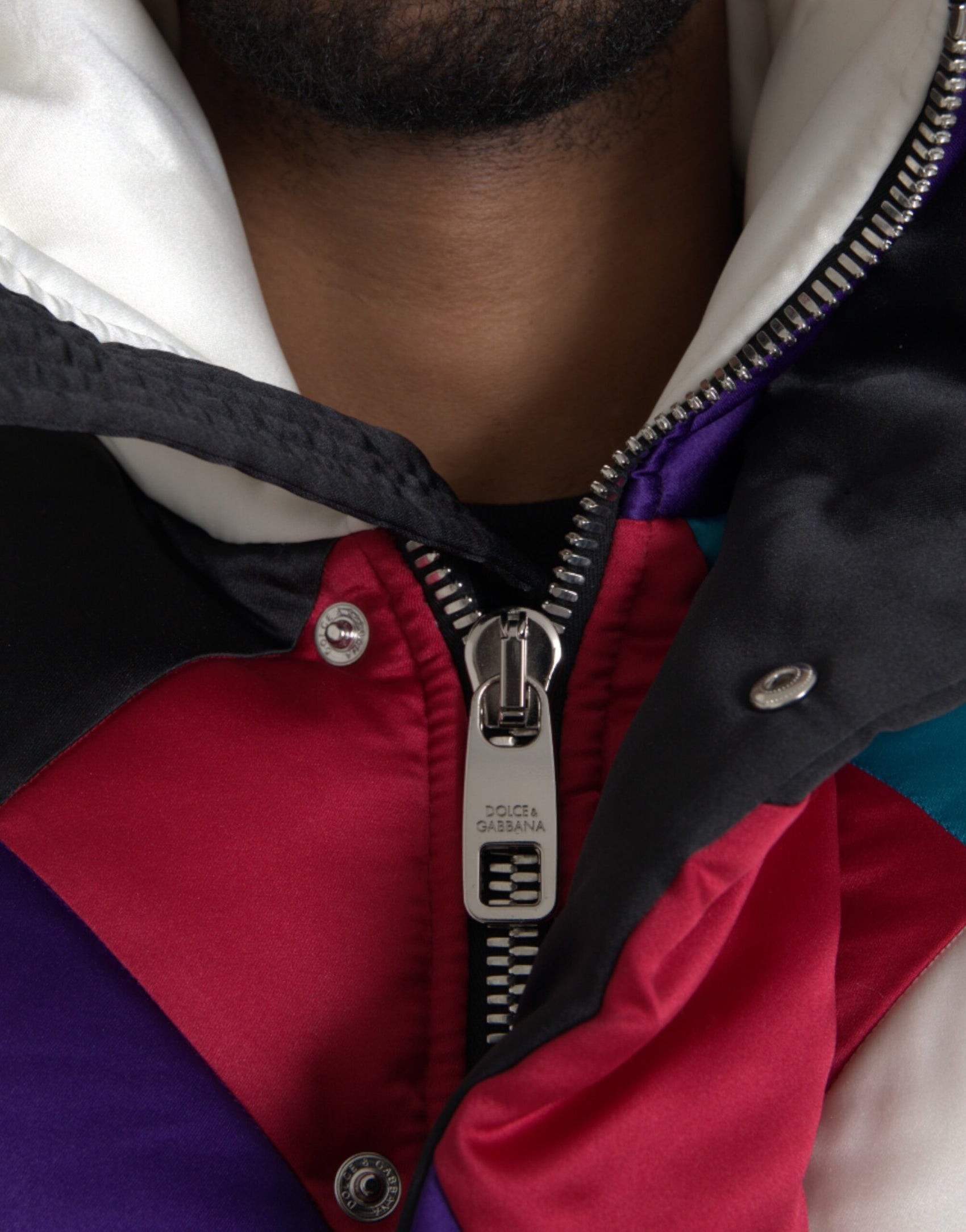 Giacca a vento imbottita con logo multicolore