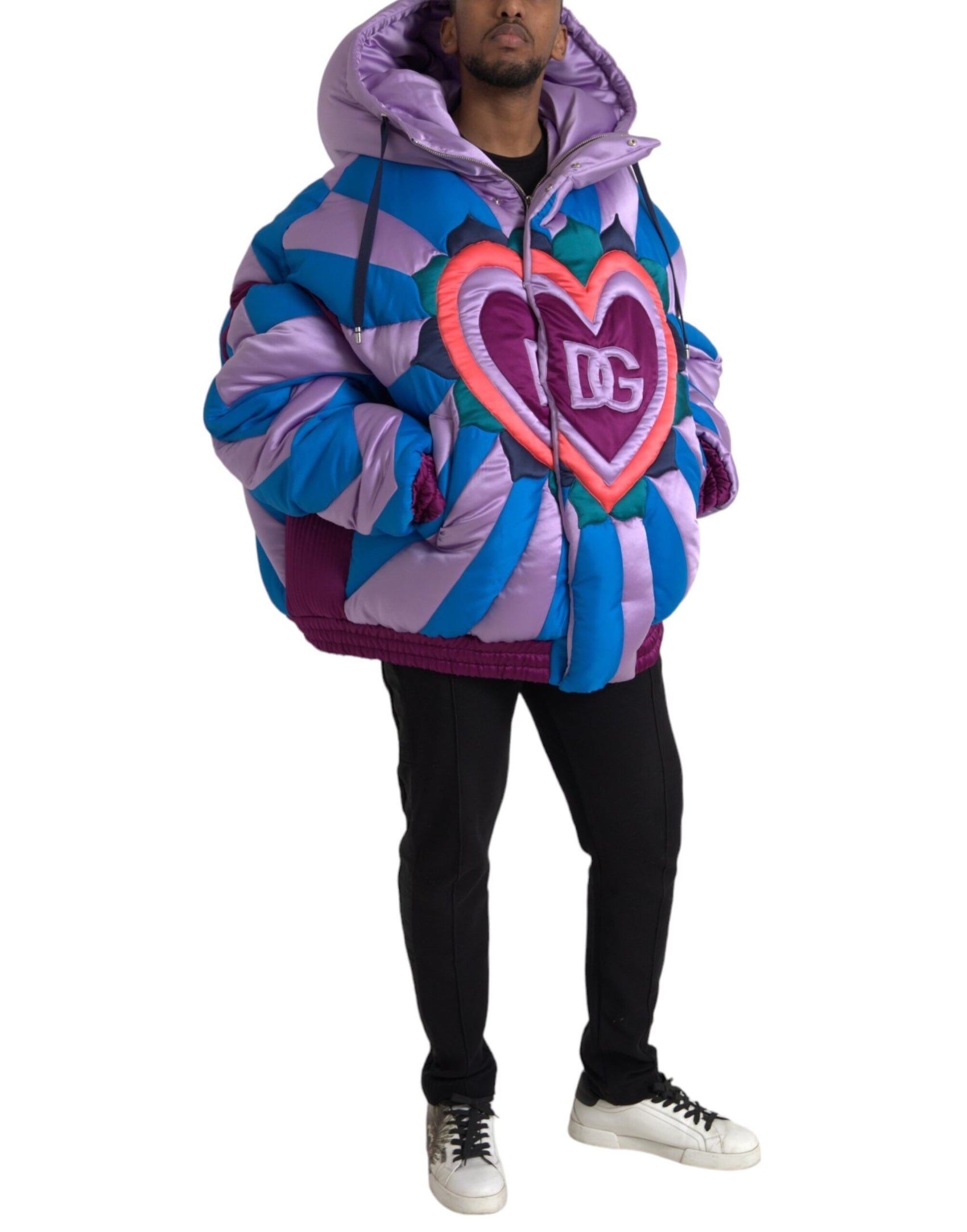 Giubbotto imbottito con cappuccio e logo a cuore multicolore