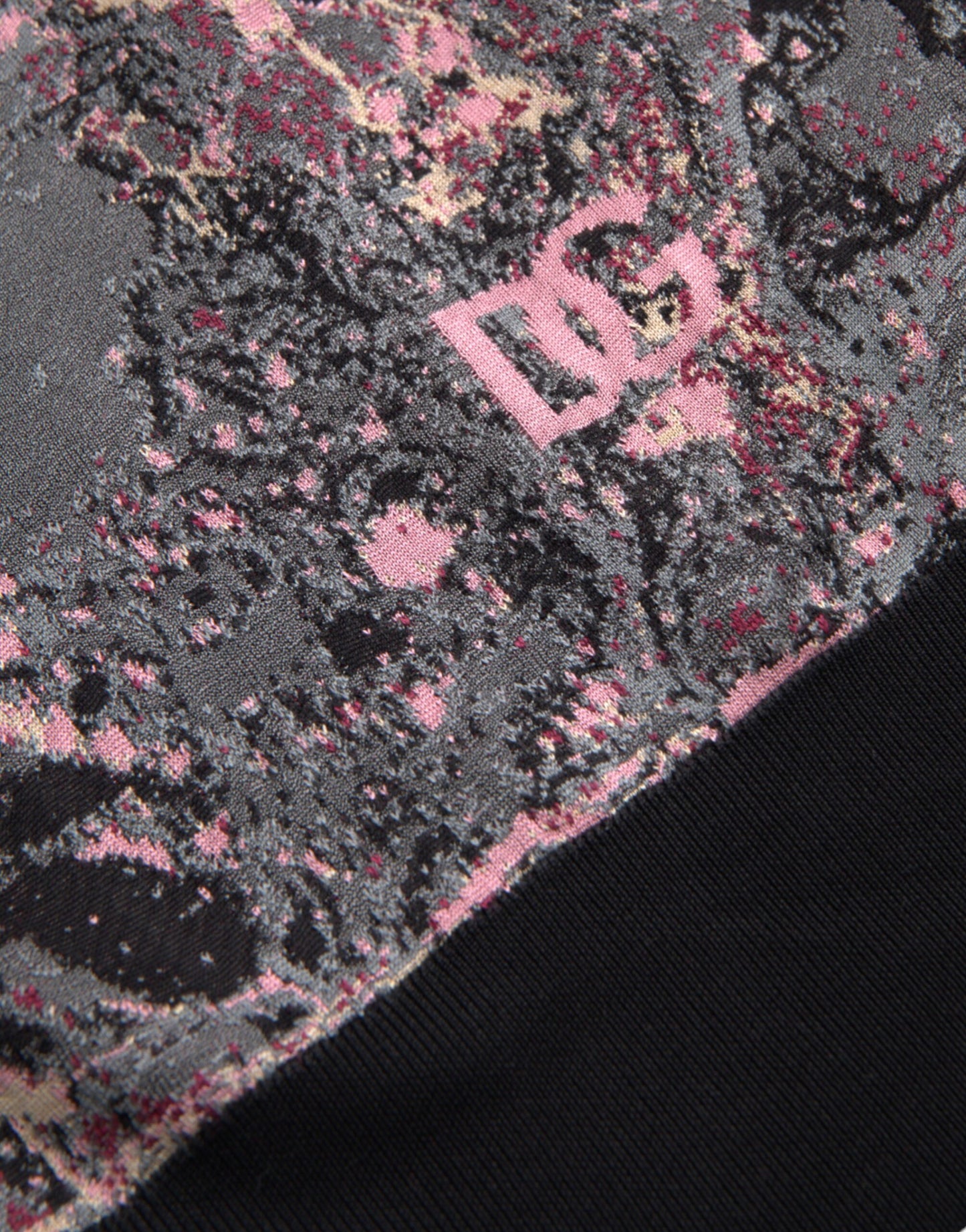 Maglione da uomo con collo alto e grafica multicolore