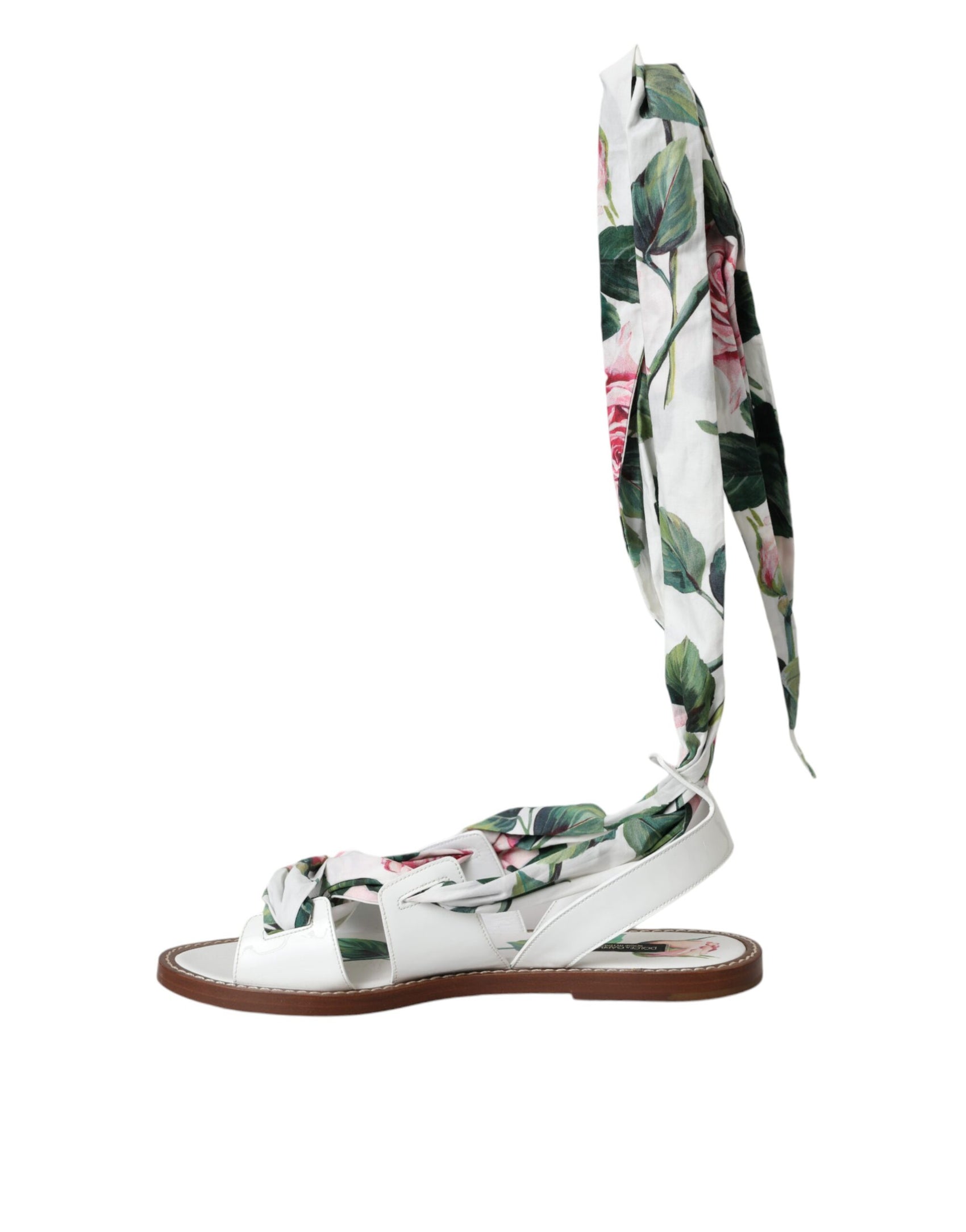 Mehrfarbige Sandalen mit Knöchelriemen und Blumenmuster