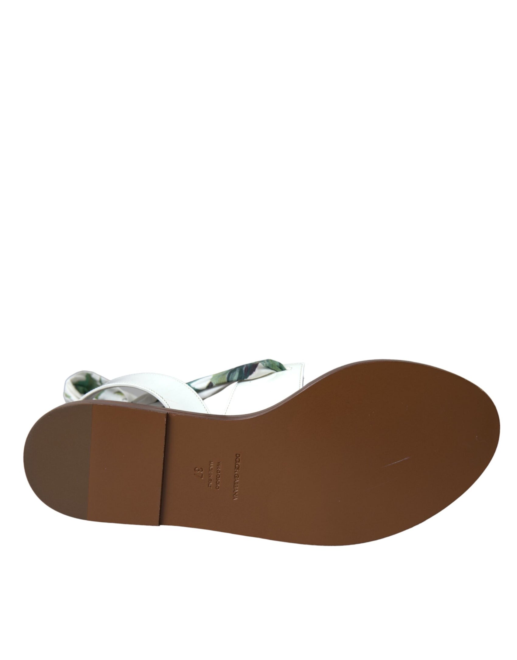 Mehrfarbige Sandalen mit Knöchelriemen und Blumenmuster